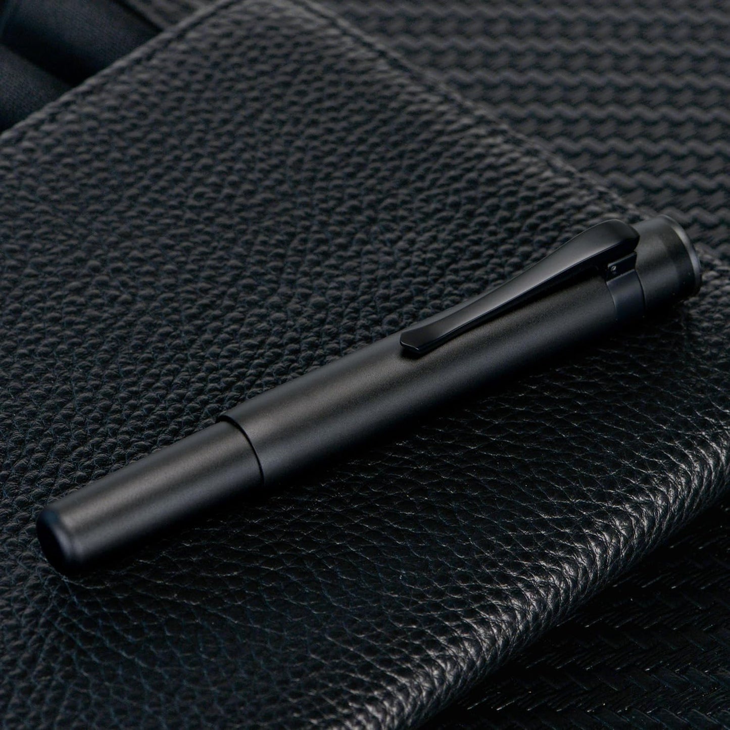 Hongdian M2 Black Forest Mini Fountain Pen, Fine Soft Nib & Sleek Shape Aluminium Short Pocket Travel Pen (Matte Black)