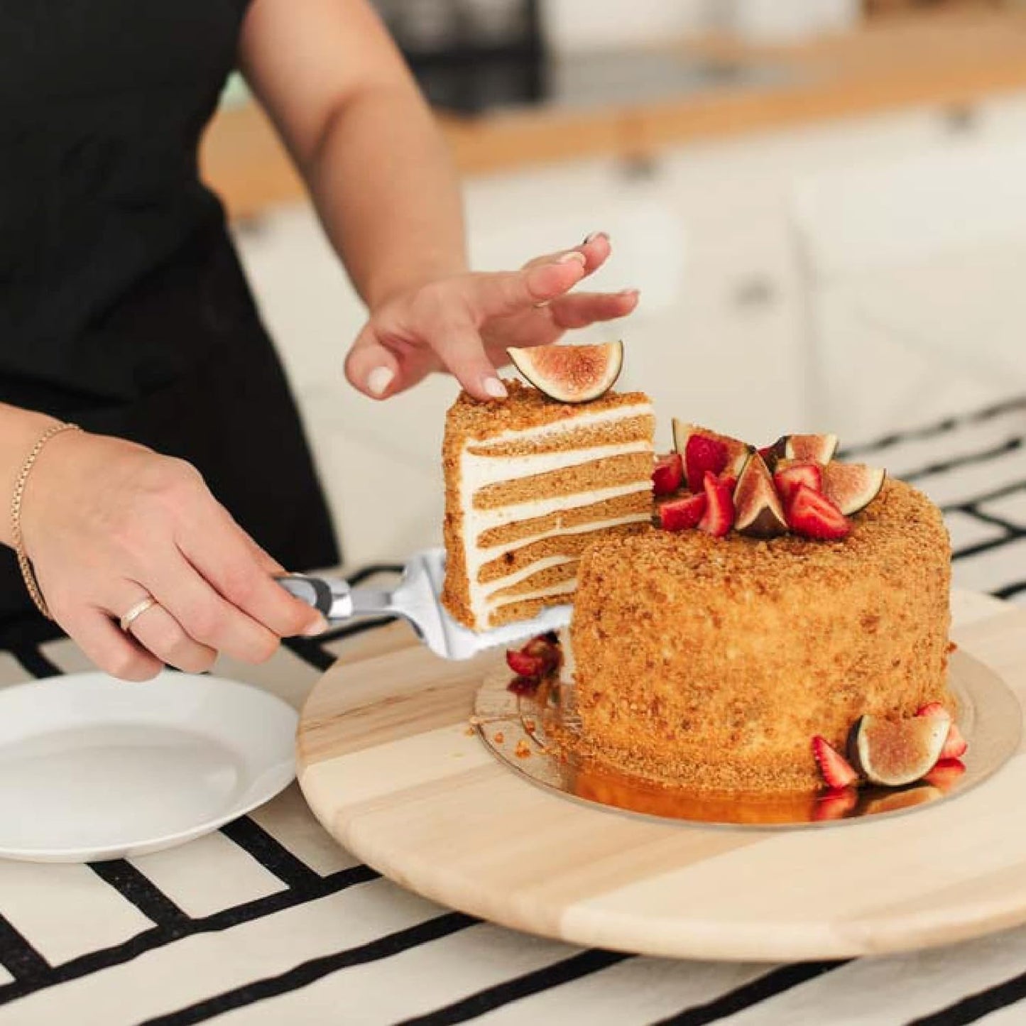 Cake Knife and Pie Server Set with Luxury Gift Box, Kitchen Essentials Cake Cutter Slicer - Serrated on Both Sides, For Right or Left Handed Use, Perfect Kitchen Set and Server for Cakes,Pie, Brownies