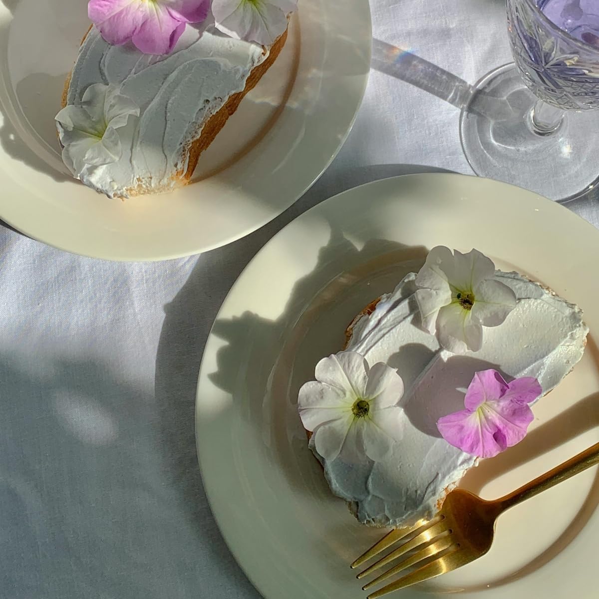 Cake Knife and Server Set with 6 Cake Forks Heavy Duty Thickened 18/0 Stainless Steel Pie Spatula with Comfortable Handle Cake Cutting Set for Wedding (Gold)