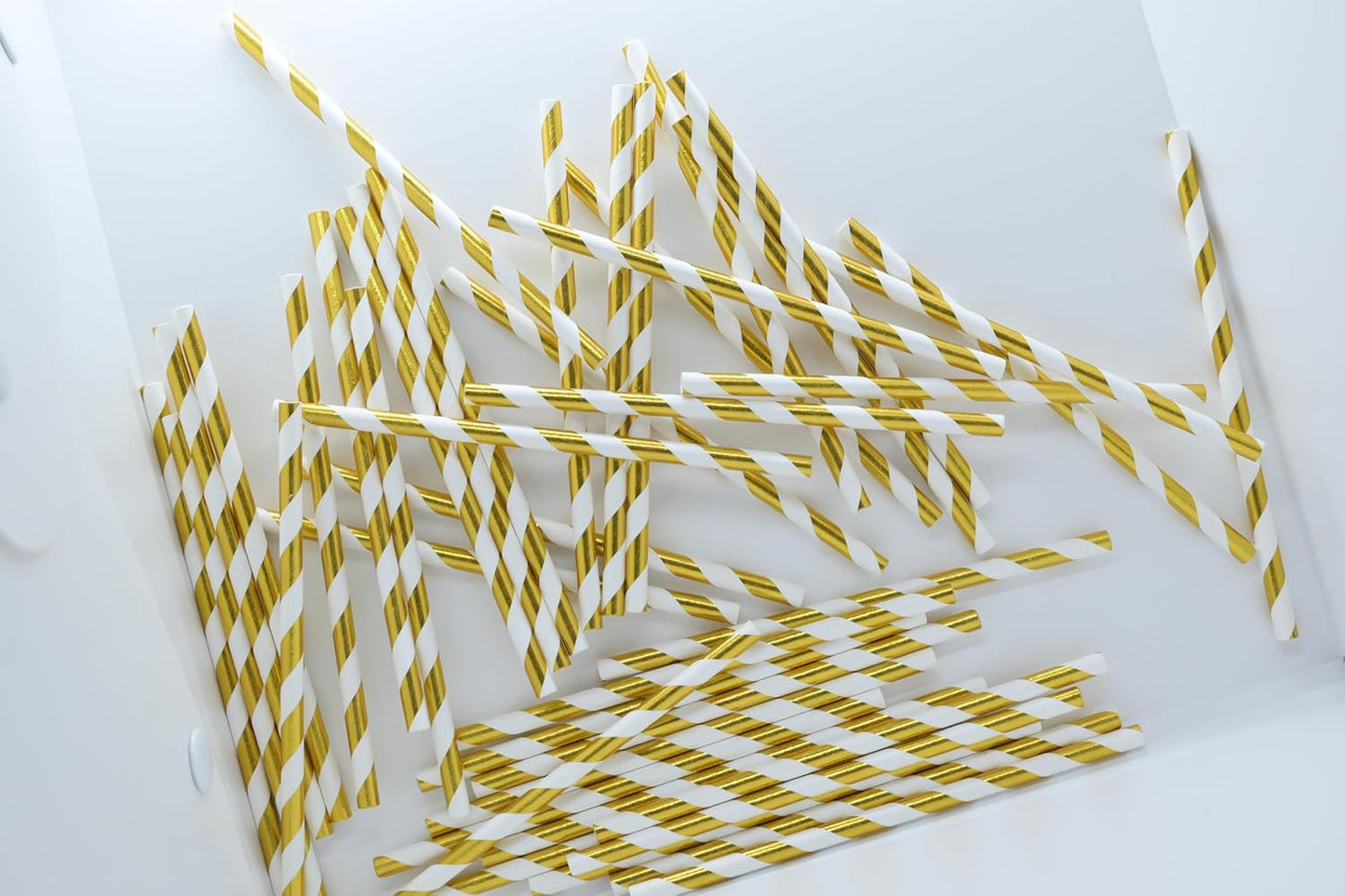 Gold White Stripe Paper Straws - 5.75 Inch Short Paper Drinking Straws, for Birthday, Wedding, Bridal, Party, Bars, Restaurants, Drinks - 500 Counts