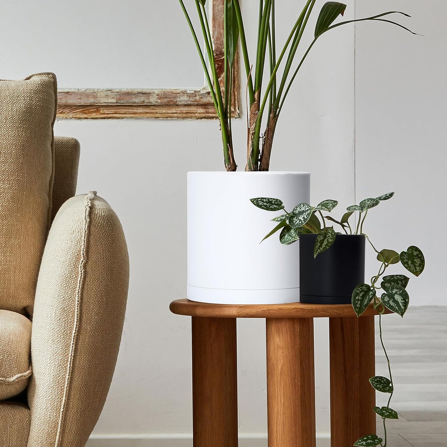 D'vine Dev 2 Pack 5 Inch Modern Plastic Plant Pots, Small Garden Planters for Plant with Drainage Holes and Saucers, Black Color, 74-Y-G-1