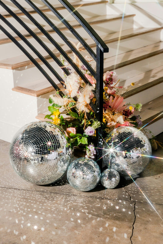 How to Create a Luxury Party Look with Simple Decor
