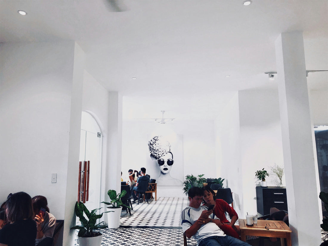 Minimal Party Decor for Modern Homes 🕊️✨