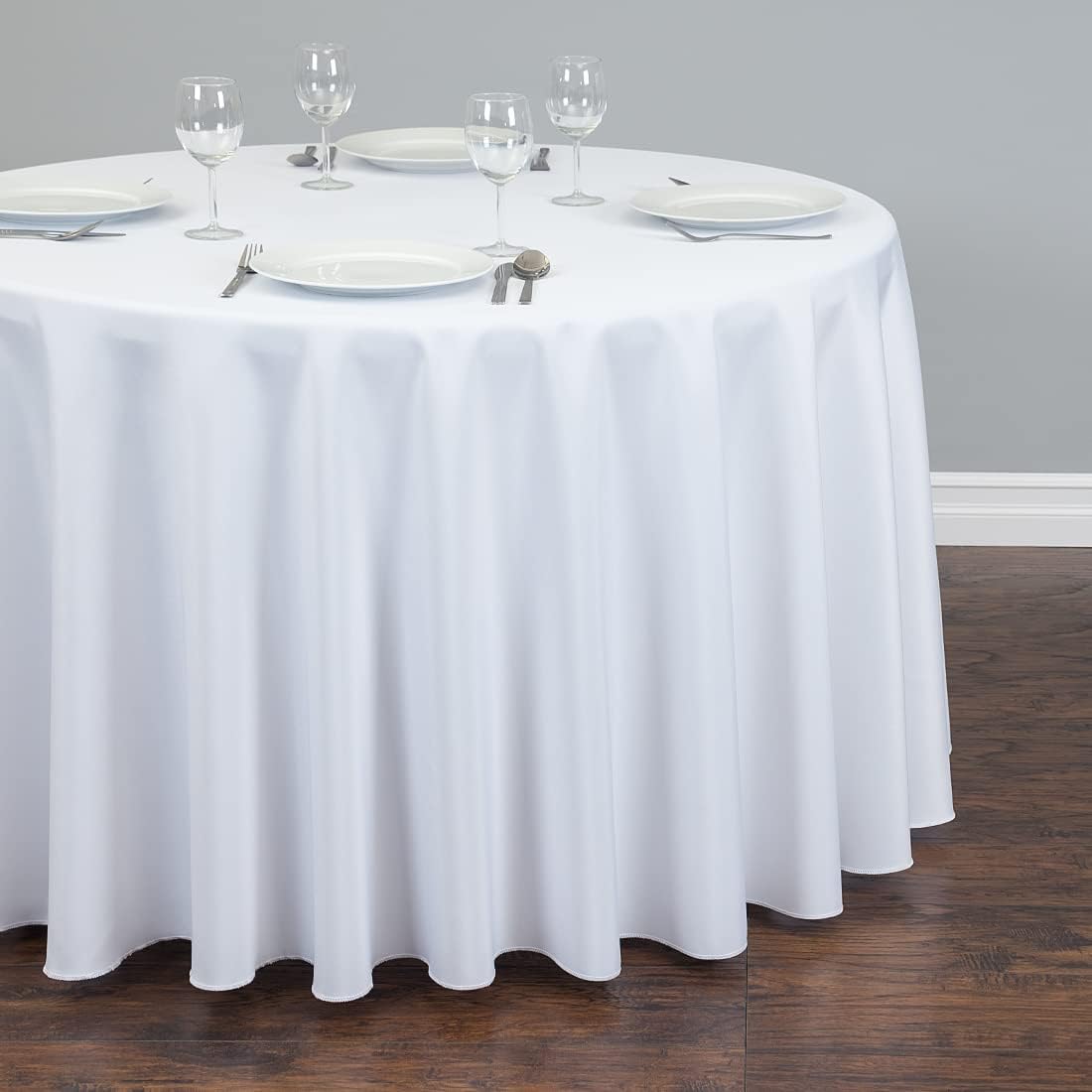 LTC LINENS 10 Pack 108 Inch Round Tablecloths White - Bulk for 48 Inch Round Table Floor Length - Wrinkle Resistant Polyester Fabric Cloth for Wedding