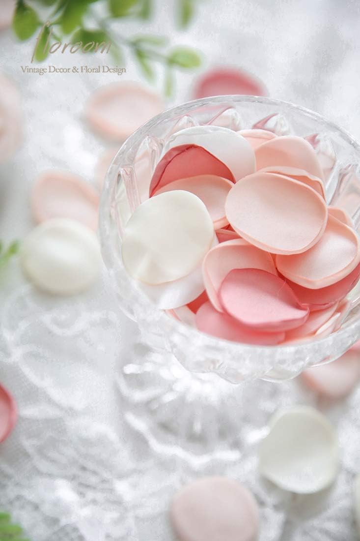 Floroom 300pcs Rose Petals Blush Pink Faux Silk Flower Petals for Wedding Flower Girl Basket Aisle Scatter Cake Dinner Table Centerpieces Party Confetti Bridal Shower Romantic Night Decoration