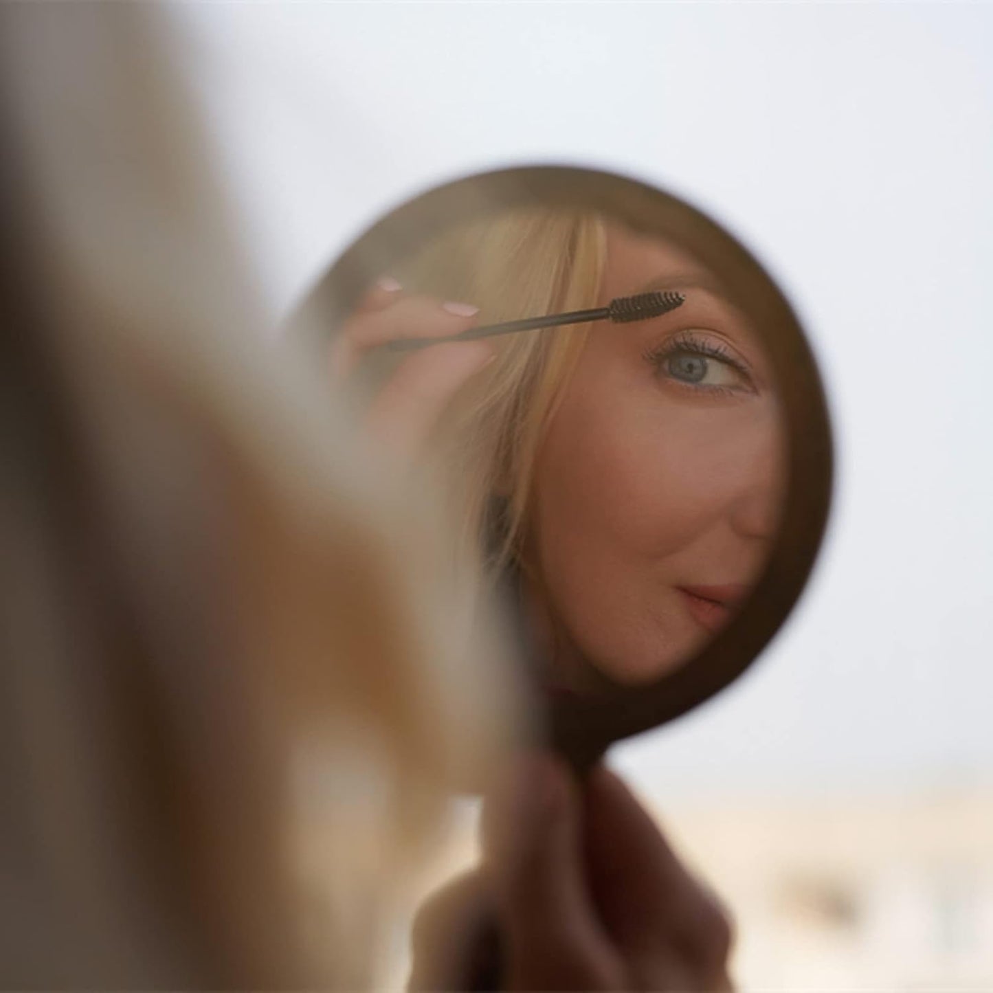 BTYMS 100 Pcs Disposable Eyelash Spoolies Brush Mascara Applicator Lash Wand Lashes Brush Eyebrow Spooly for Extension