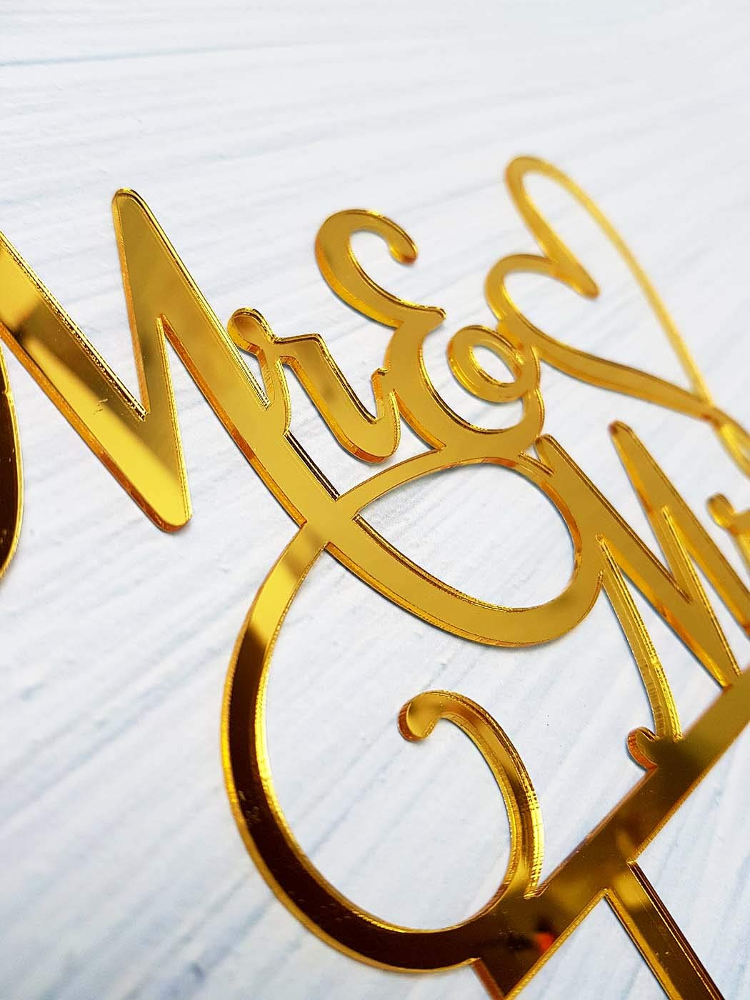 AMINJIE Mr and Mrs Cake Topper, Bride and Groom Sign Wedding/Engagement Cake Toppers Decoration
