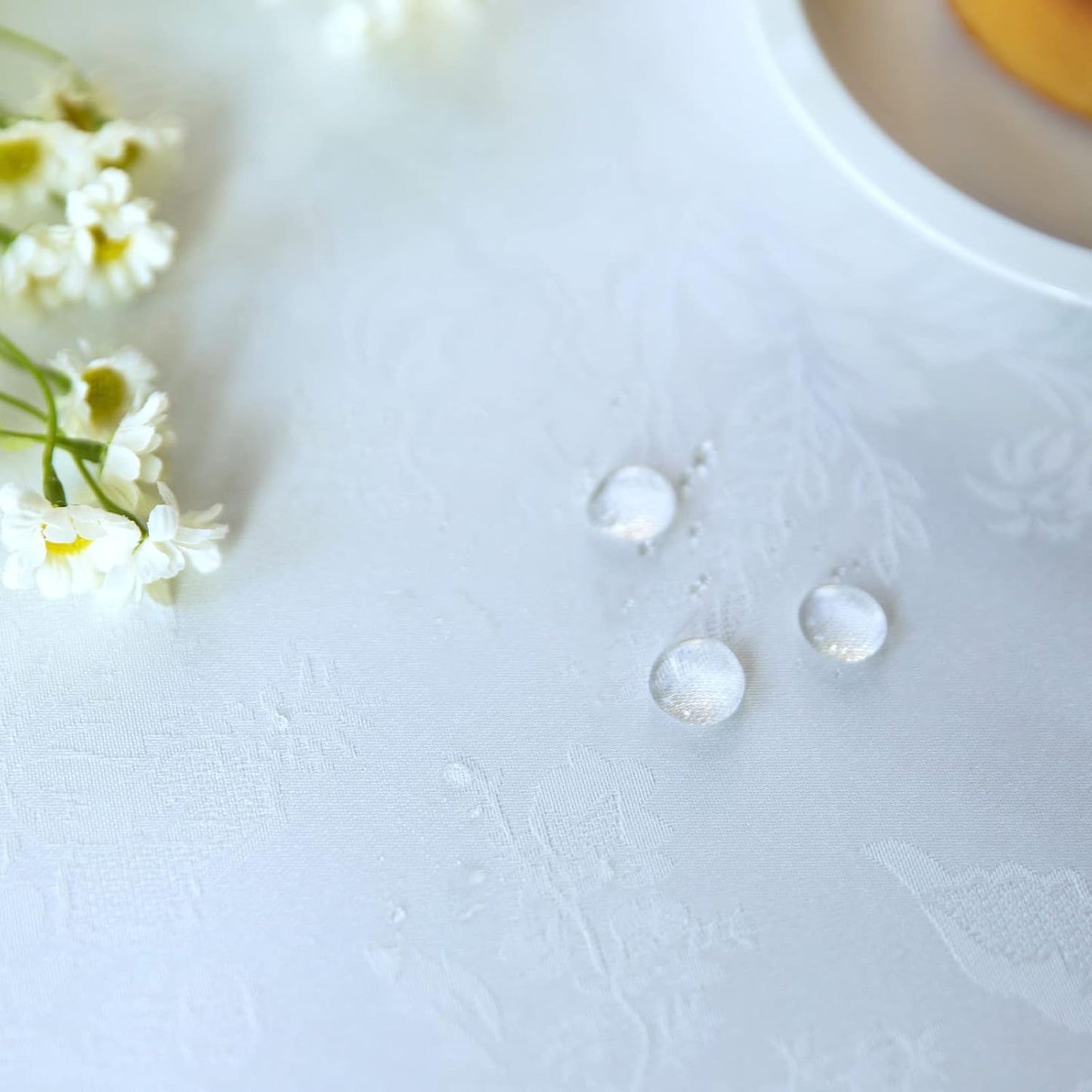 White lace Premium Rectangle Farmhouse Table Runner Waterproof OilProof SpillProof AntiShrink Soft Wrinkle Resistant Decorative Fabric Table Cover Kitchen Dinning Party Wedding Banquet