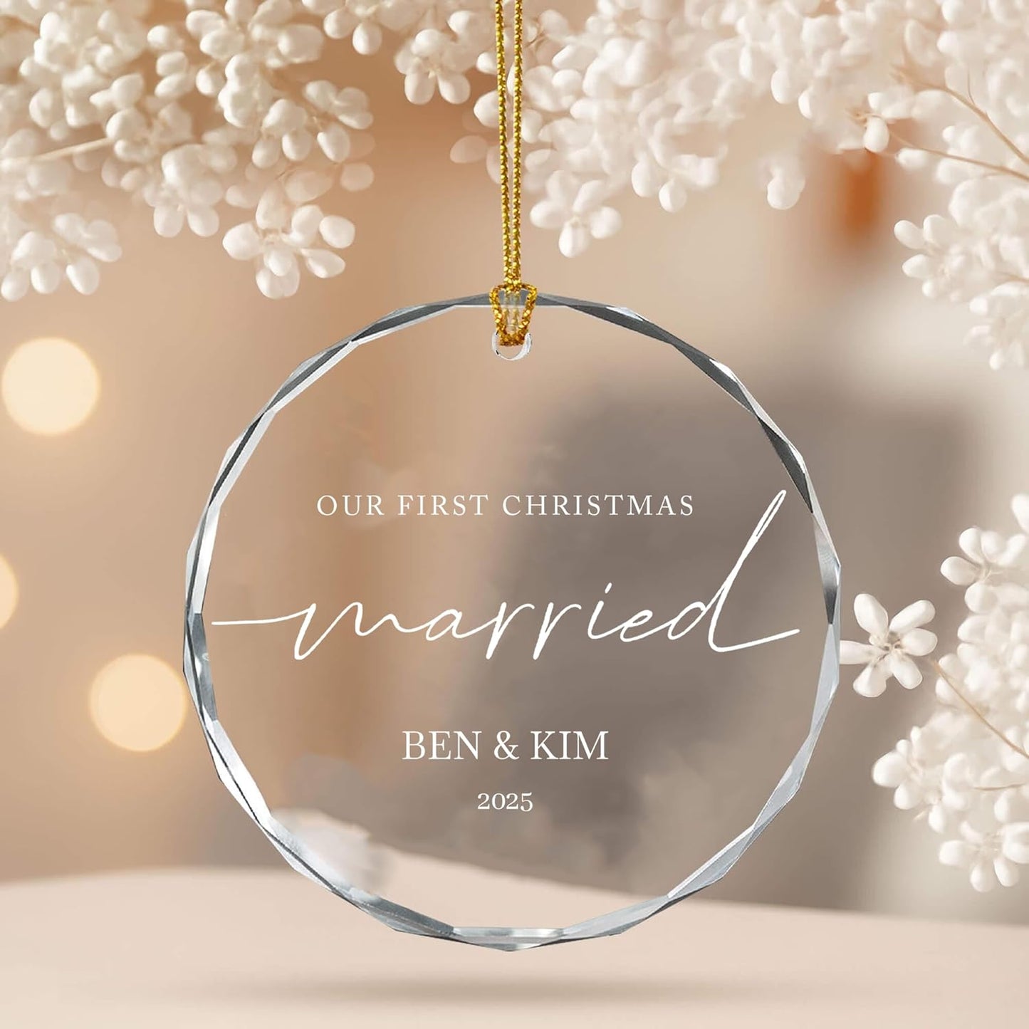 Personalized Glass Ornament 2025 for Married Couples with Name, Custom Wedding Keepsake Gift for Newlyweds, Anniversary or Christmas Décor, Mr and Mrs Ornament A8