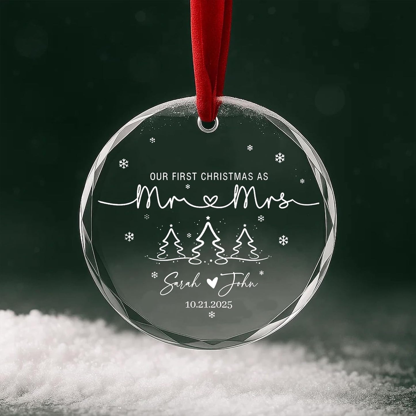 Personalized Glass Ornament 2025 for Married Couples with Name, Custom Wedding Keepsake Gift for Newlyweds, Anniversary or Christmas Décor, Mr and Mrs Ornament A4