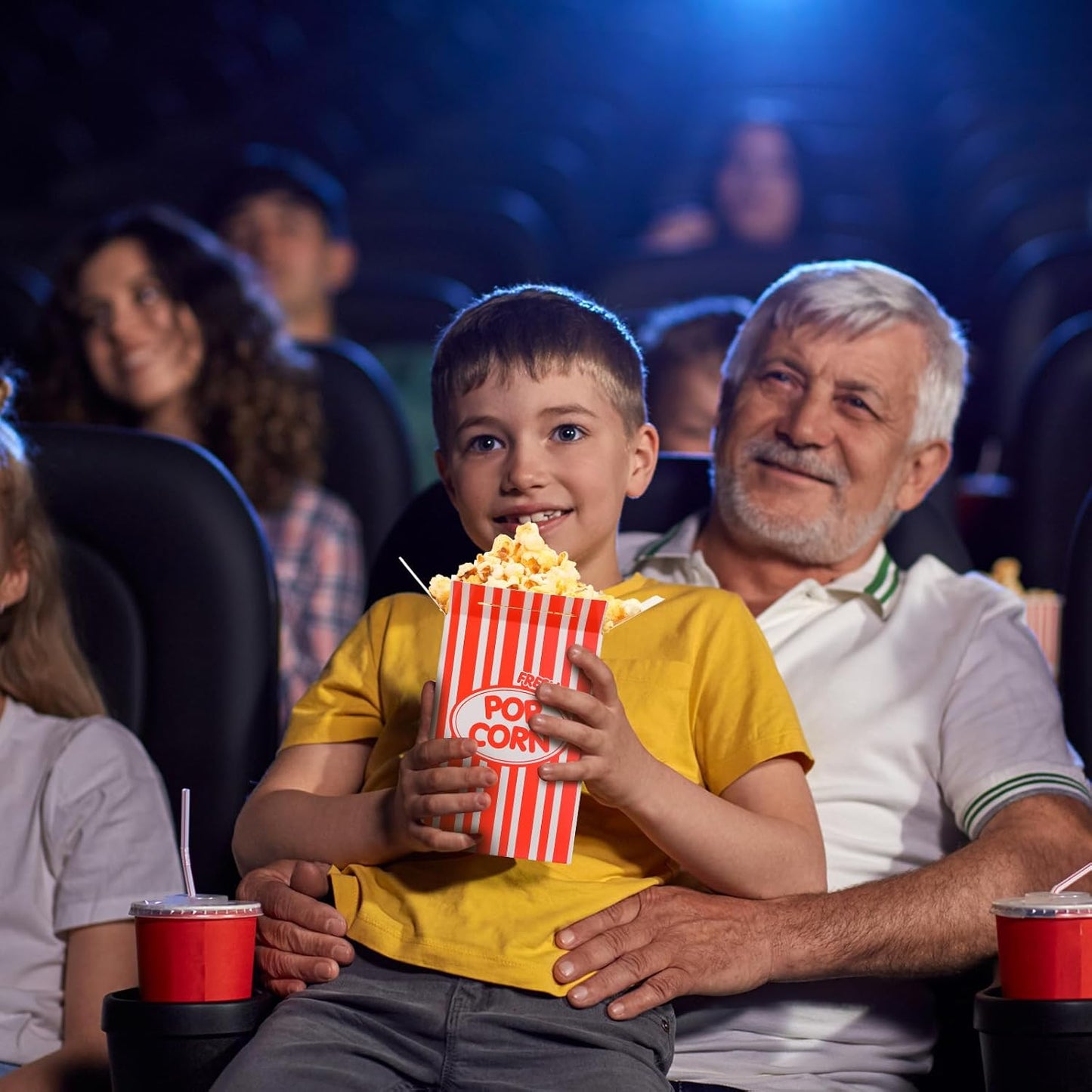 Xinnun 300 Pcs Paper Popcorn Boxes 1 oz Close Top Oil Proof Disposable Popcorn Container 6 x 4 x 2 Inch Stripes Leak Proof Popcorn Boxes for Party Movie Party Theater Night Birthday (Red)