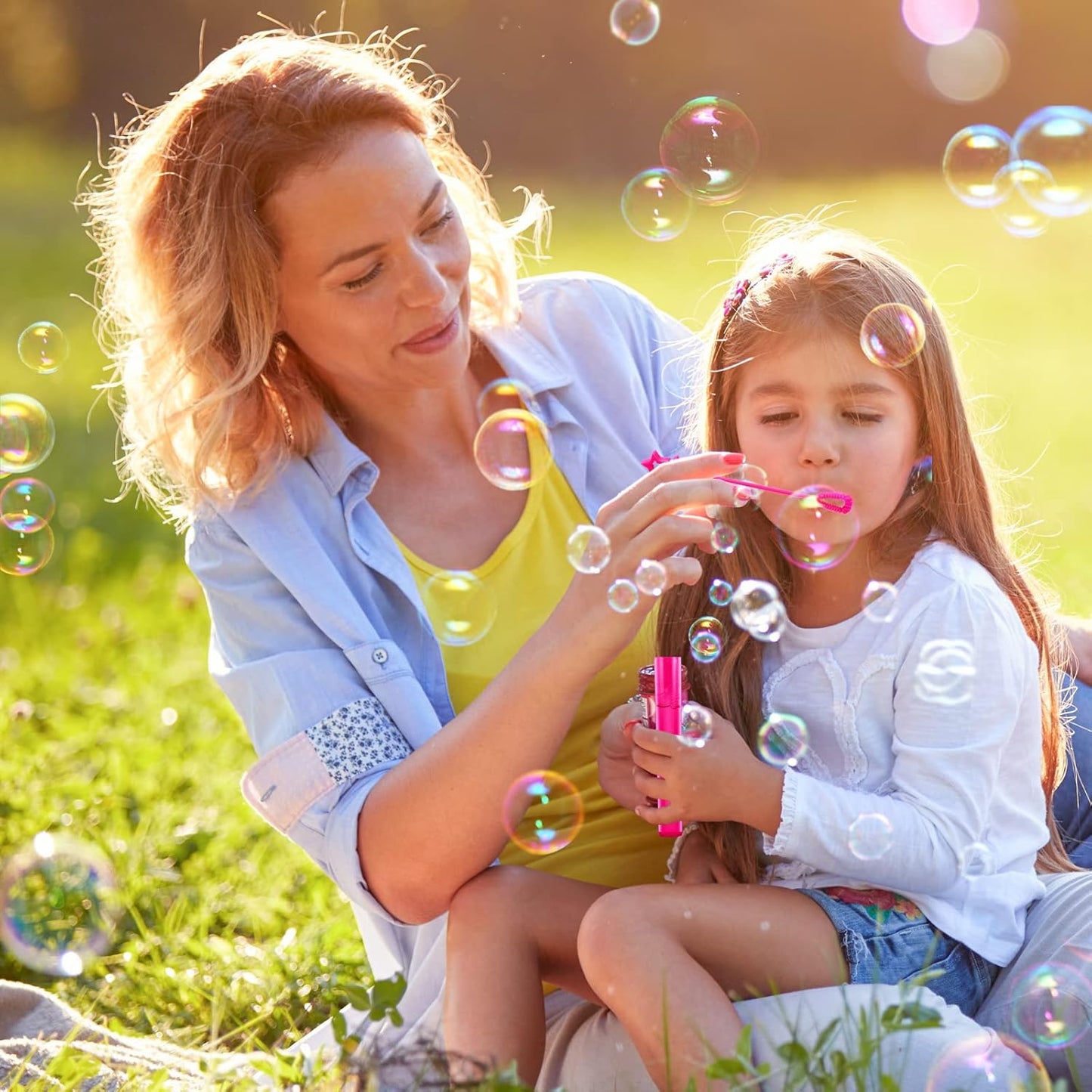 Letapapa Bubble Wand, 400 Pcs Mini Bubble Wands Bulk in 10 Colors, Bubble Easter Halloween Party Favors for Kids, Summer Toys, Indoor Outdoor Activity, Themed Birthday, Wedding, for Girls & Boys