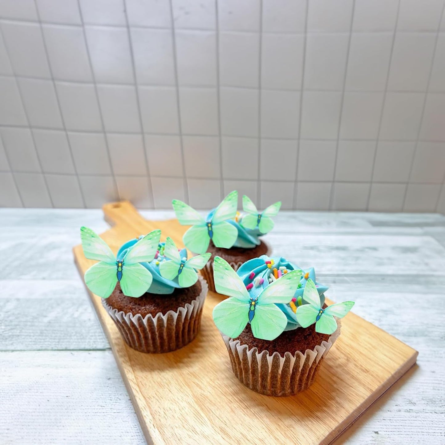 Ephlyn 72Pcs Wafer Paper Butterflies Cupcake Toppers, Edible Butterfly Cake Decorations, Butterfly Theme Birthday Party Decorations for Wedding Birthday Anniversary Party Decorations Green