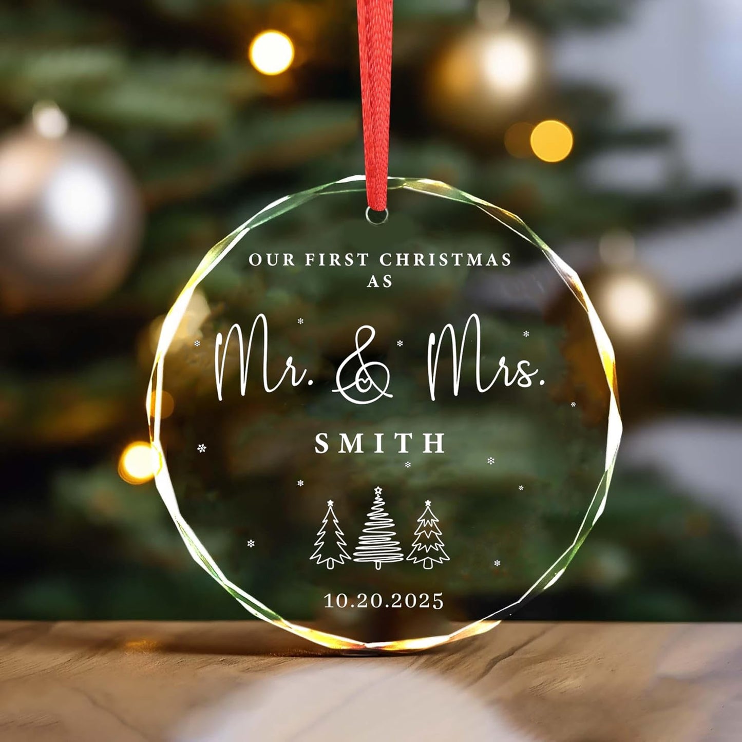 Personalized Glass Ornament 2025 for Married Couples with Name, Custom Wedding Keepsake Gift for Newlyweds, Anniversary or Christmas Décor, Mr and Mrs Ornament A1