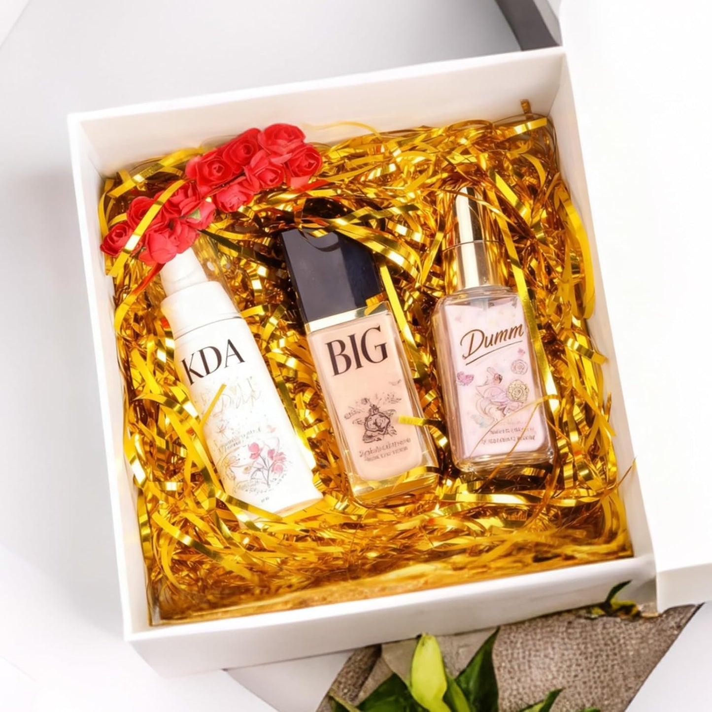 Zwish 150 Gram Sparkly Iridescent Film PP Hamper Shreds & Strands Shredded Crinkle Confetti for Gift Wrapping & Basket Filling & Gift Box filler Easter Basket Box filler-Gold