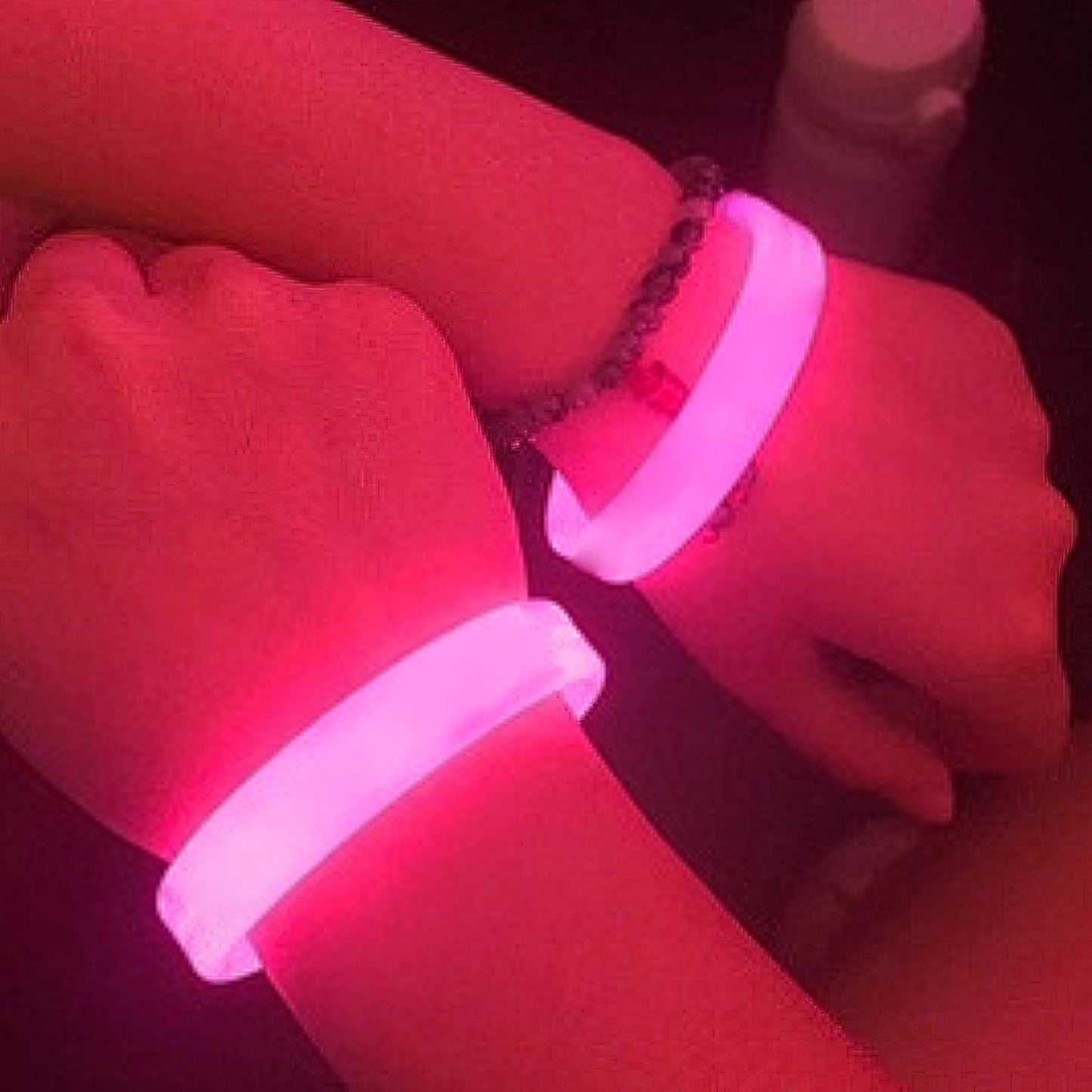 Lesnala 24Pcs Glow in the Dark Silicone Bracelets 8 Colors for Party Events