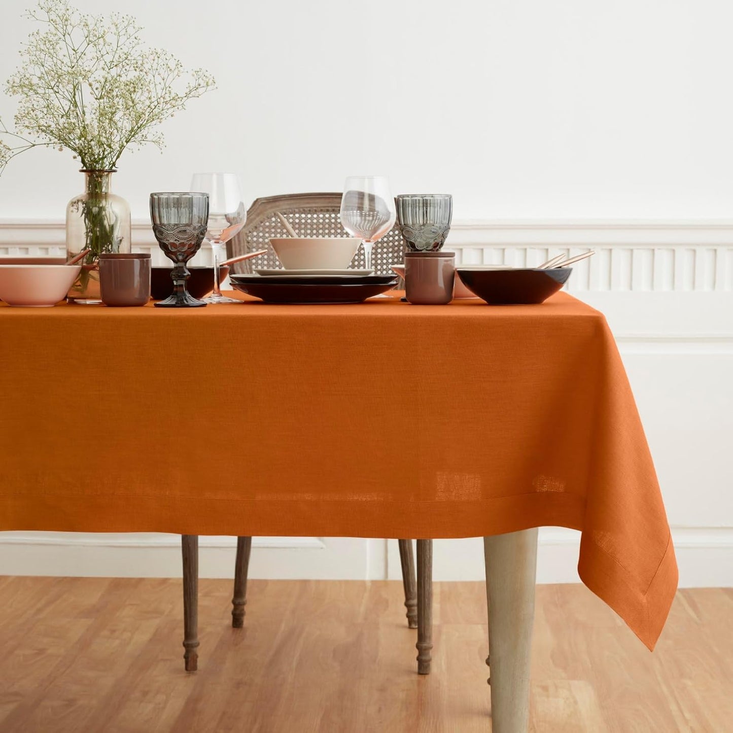 Solino Home Linen Tablecloth 60 x 90 Inch - 100% Pure Linen Pumpkin Table Cloth for Rectangle Tables - Fete, Machine Washable Tablecloth for Fall, Autumn, Halloween, Thanksgiving, Holiday