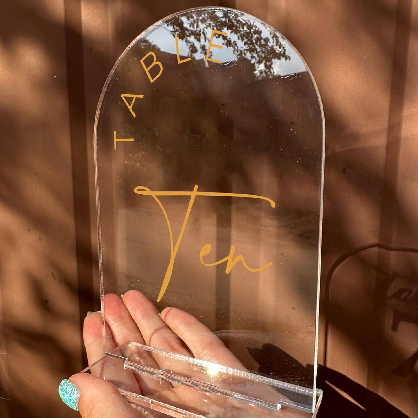 JINMURY Acrylic Arch Table Numbers with Stands, 5x7 Inch Acrylic Arch Sign Table Numbers for Wedding (Clear Gold Font, 1-10)