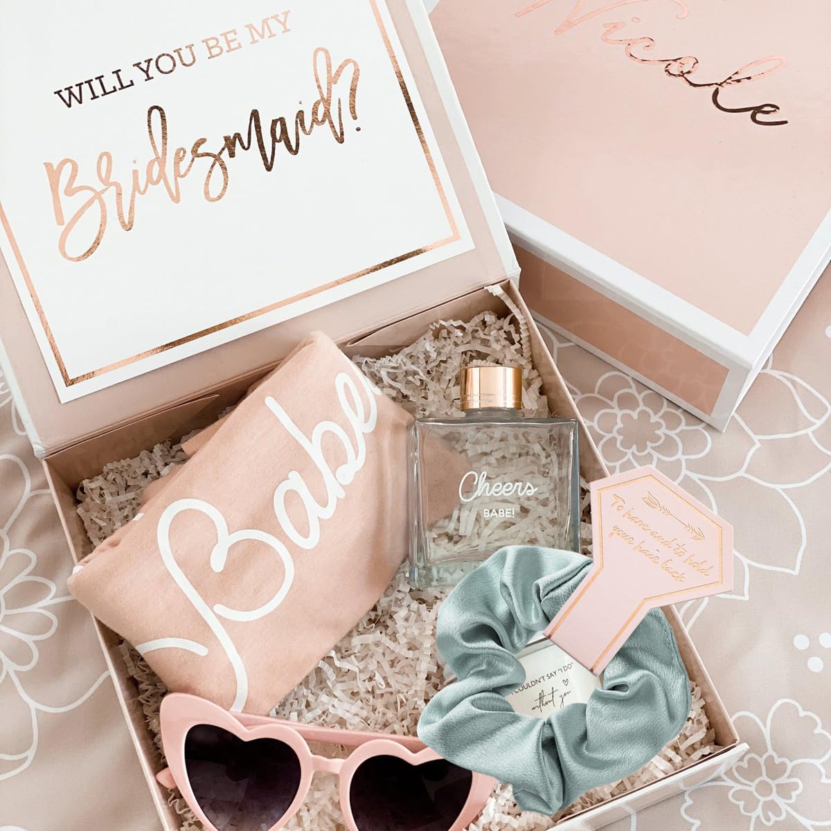 1+7 Pack Bachelorette Party Favor Retro Heart Sunglasses and Bridesmaid Scrunchies Set (Sage Green)