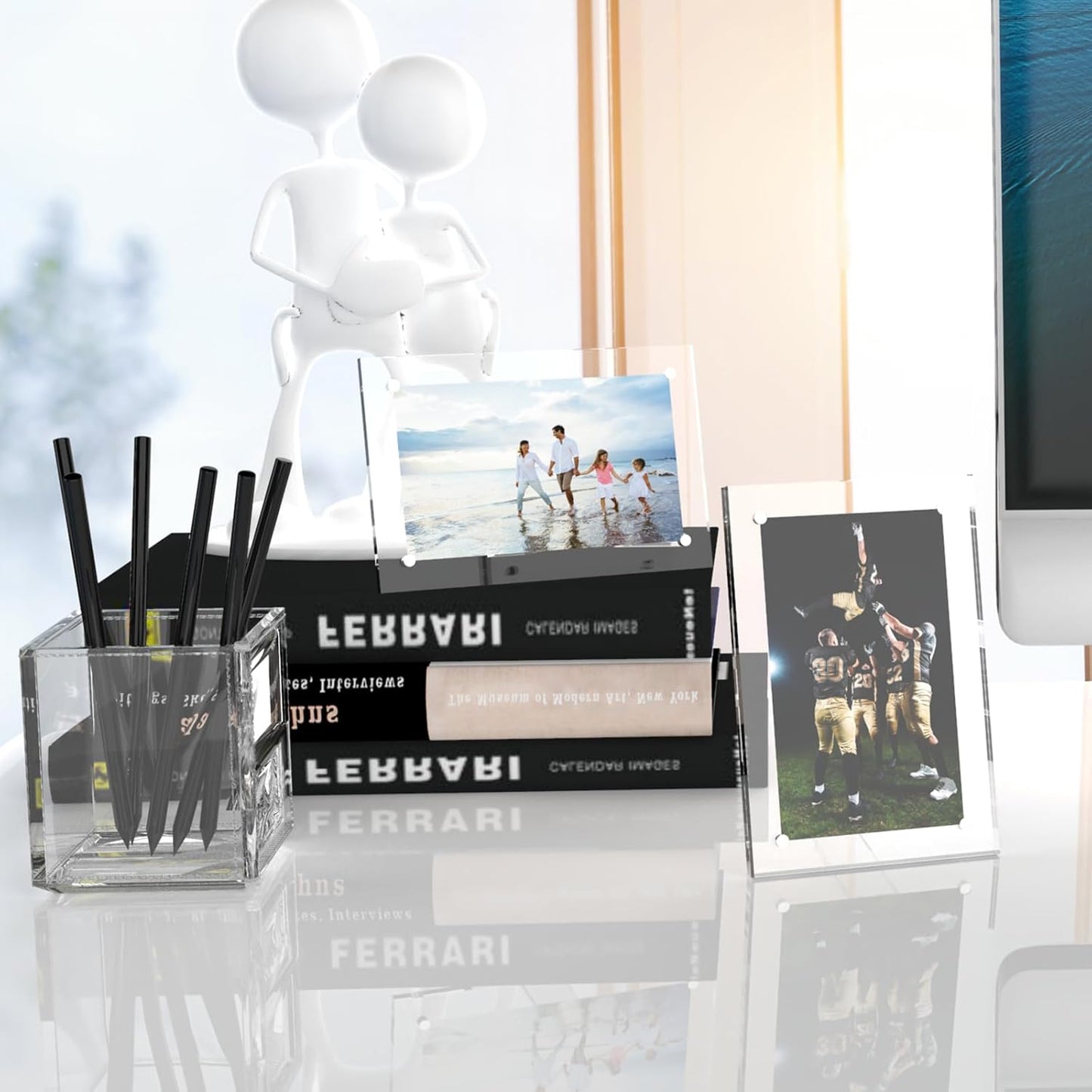 HELPLEX Picture Frames, 3 Pack 4x6 inch Acrylic Picture Frame Clear 4 x 6 Photo Frames Magnetic Picture Frames Ready for Tabletop Display, Effectively Protect Photos from Fading and Yellowing