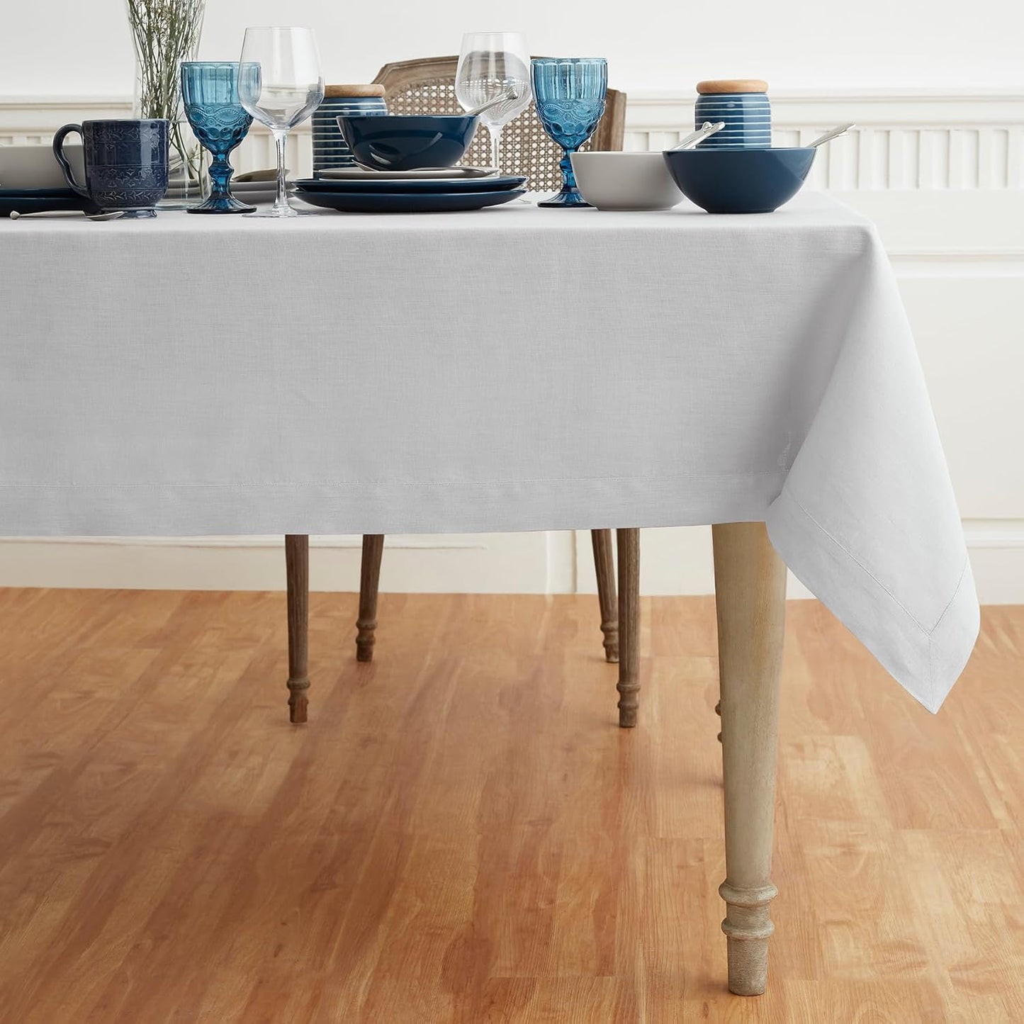 Solino Home Linen Tablecloth 60 x 90 Inch - 100% Pure Linen Silver Cloud Table Cloth for Rectangle Tables - Fete, Machine Washable Tablecloth for Fall, Autumn, Thanksgiving