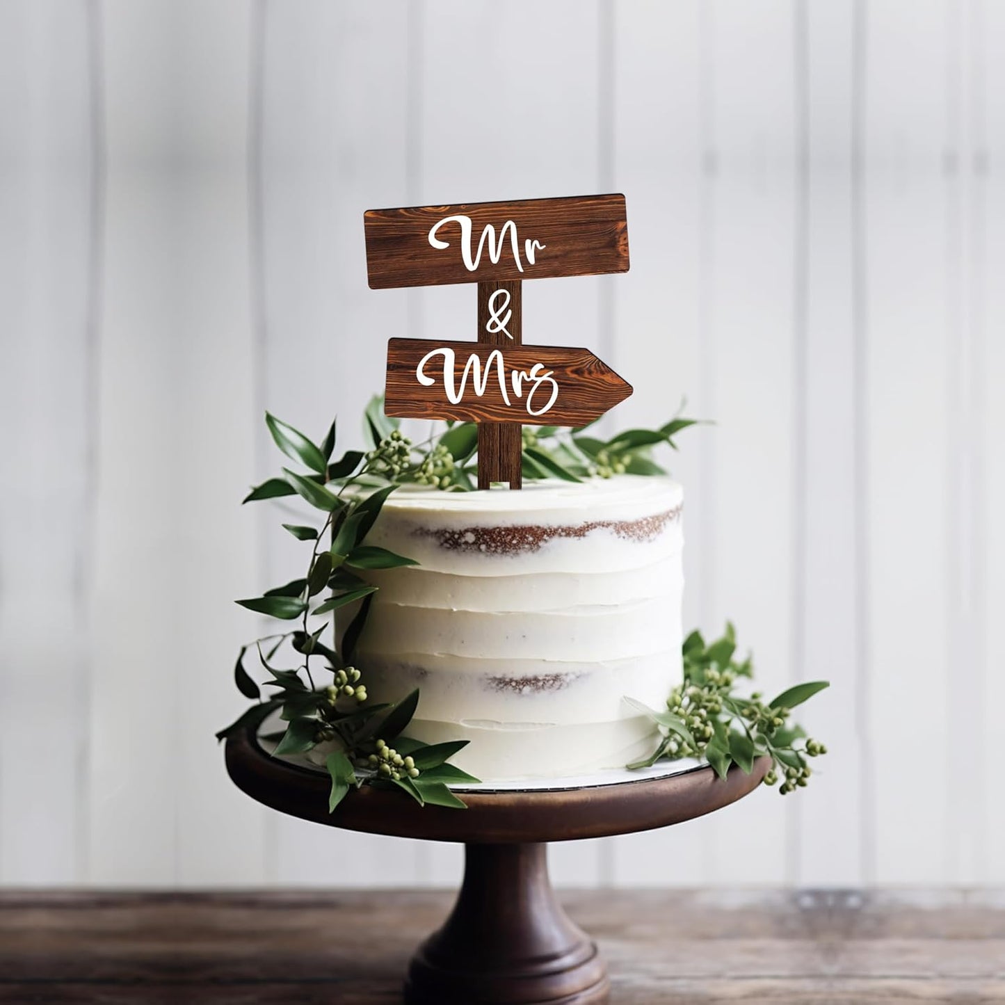 Rustic Mr & Mrs Cake Topper in Wood Cake Decoration for Wedding & Engagement