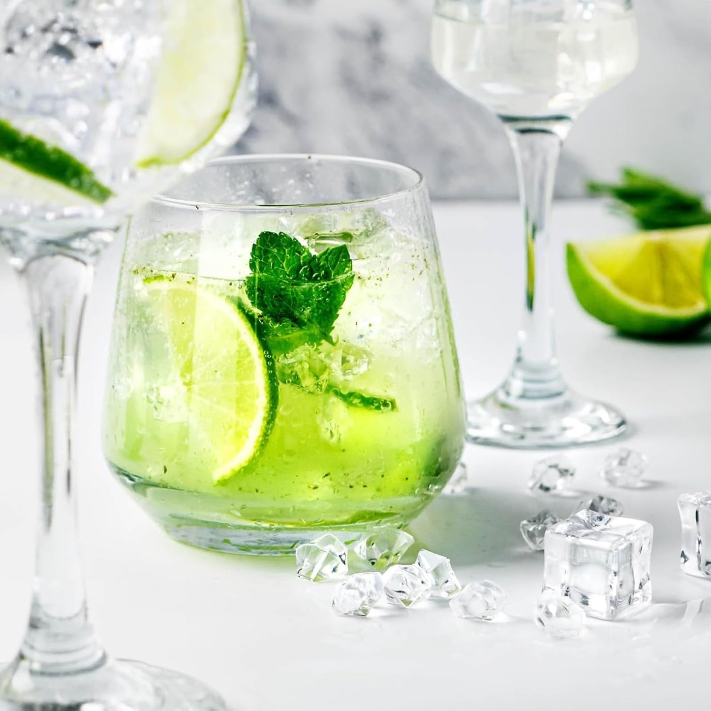 Fake Ice Cubes, 1000 Pcs Acrylic Ice Rocks for Centerpieces, 11 * 14 mm Artificial Ice Table Scatter, Fake Crushed Ice Acrylic Vase Fillers Christmas Decorations