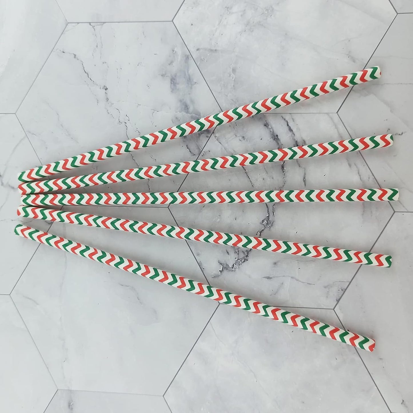 YAOSHENG Premium Disposable Waves Striped Drinking Paper Straws, Pack 100 Red and Green Waves Paper Straws for Cocktail Party Supplies,Birthday,Bridal/Baby Shower,Juice,Shakes (Red & Green Waves)