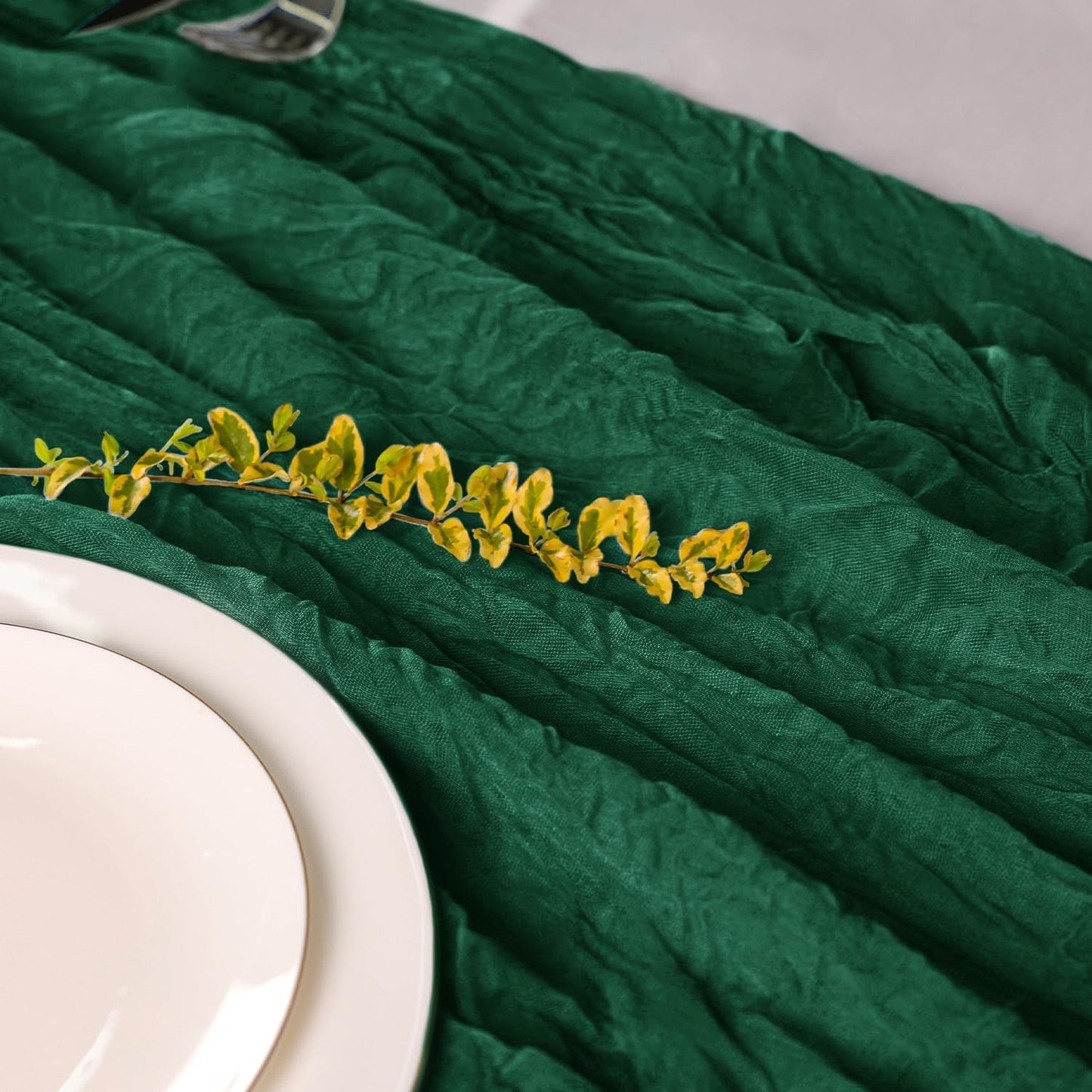 Hahuho Emerald Green Cheesecloth Table Runner 10ft, Gauze Boho Rustic Table Runners for Wedding Birthday Party Baby Shower Decorations（1 Pack , 35x120 Inches）