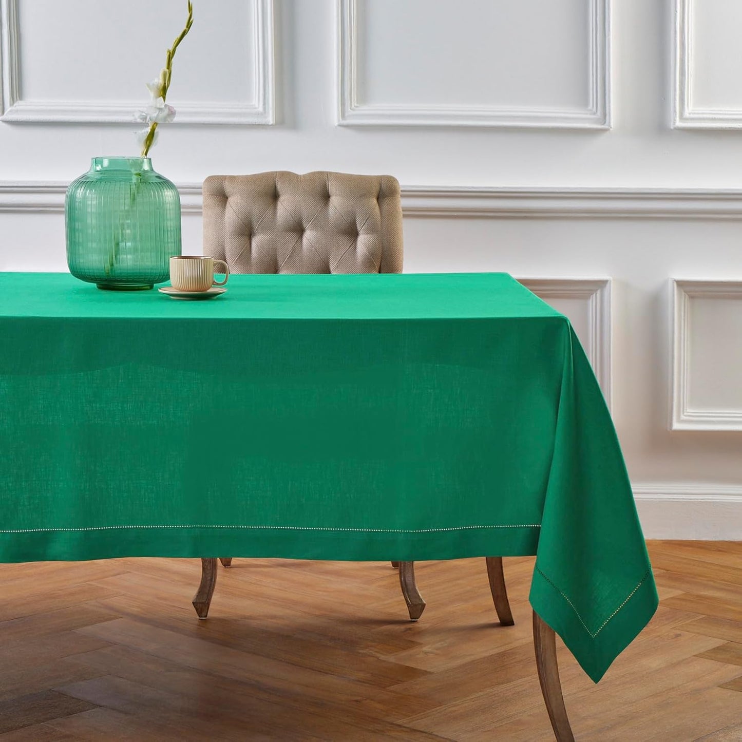 Solino Home Linen Tablecloth 60 x 90 Inch - Classic Hemstitch 100% Pure Linen Emerald Green Table Cloth for Rectangle Tables - Machine Washable Tablecloth for Christmas