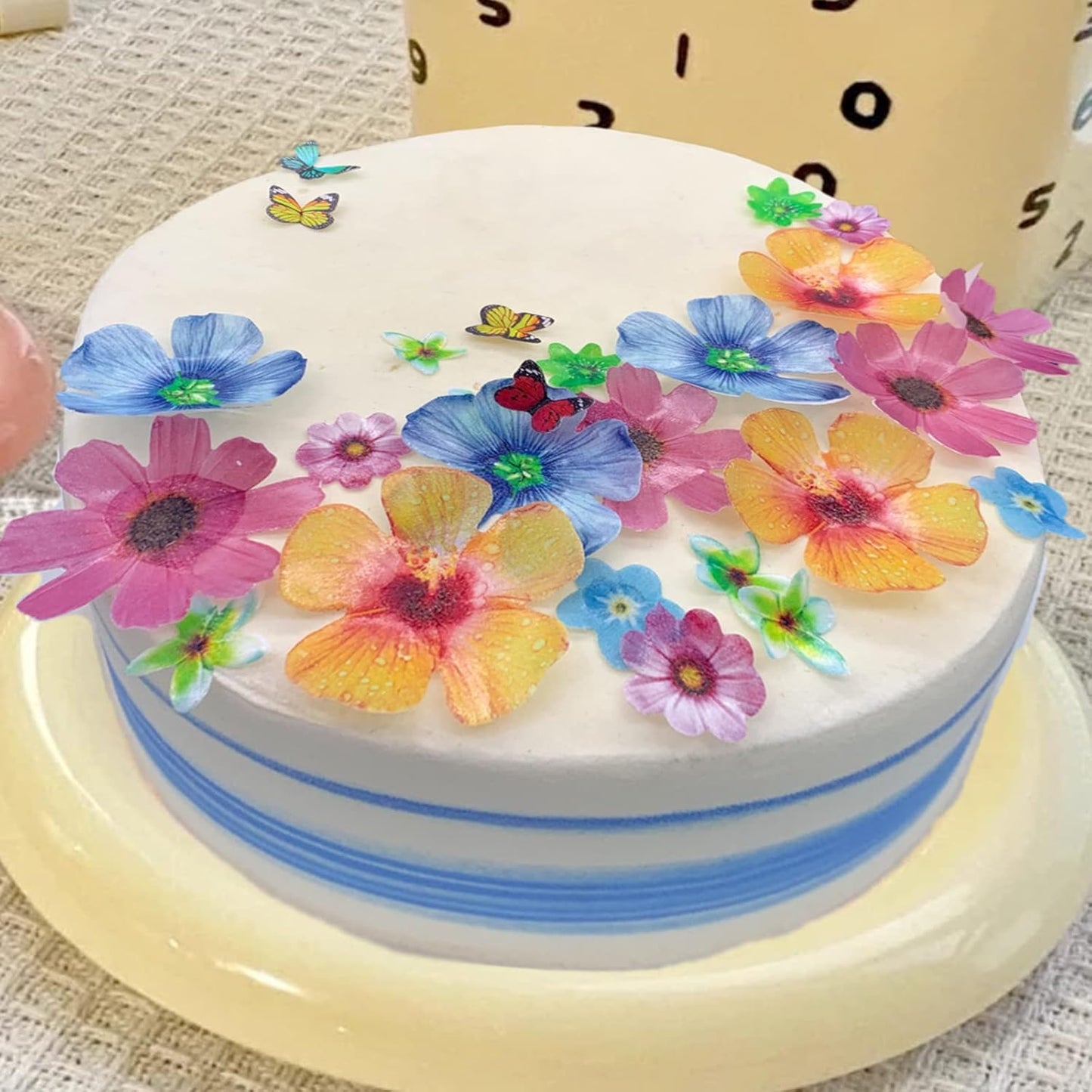 58Pcs Edible Butterfly and Flowers Cake Topper Cupcake Toppers Wedding Themed Party Birthday Cake Decoration Mixed Size & Colour