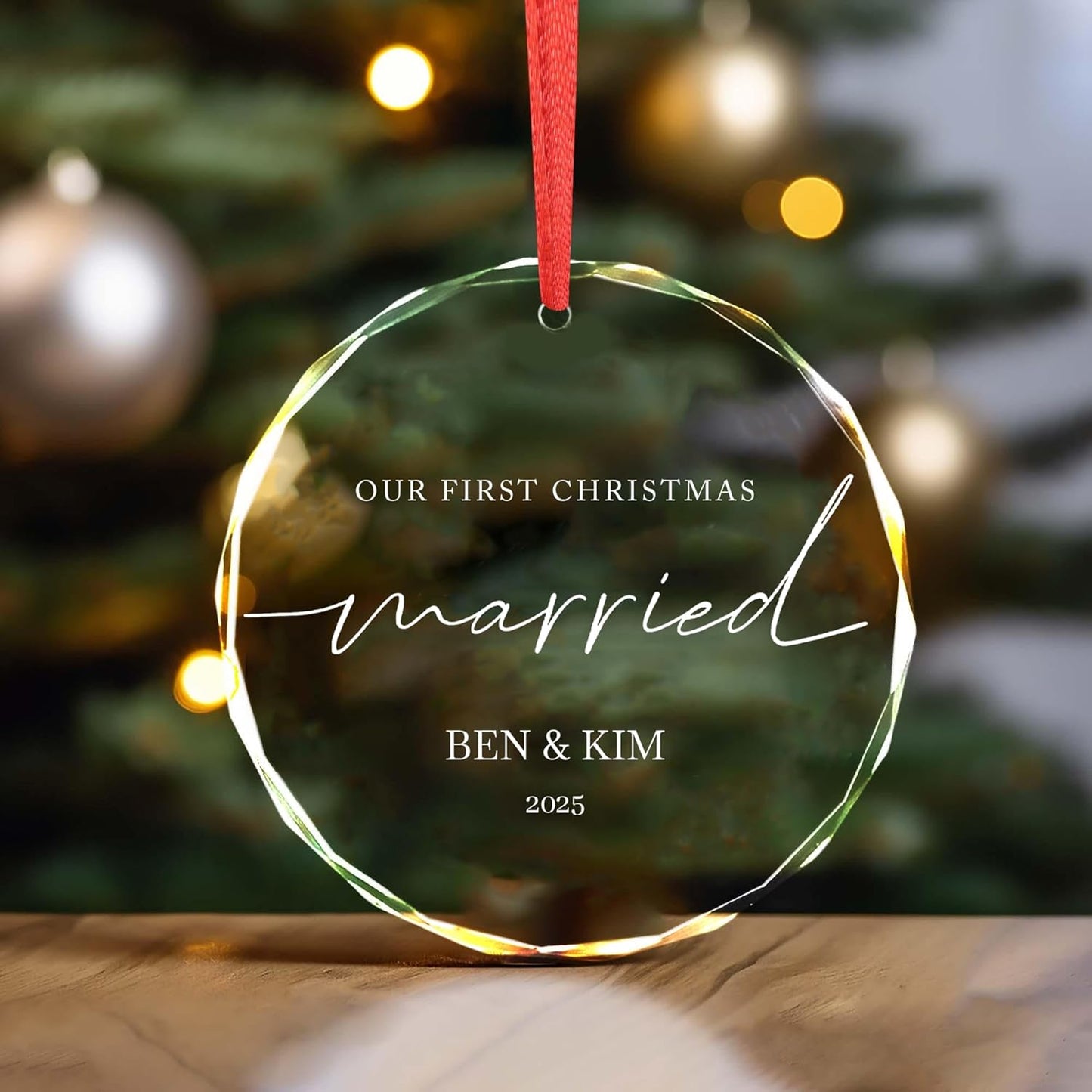 Personalized Glass Ornament 2025 for Married Couples with Name, Custom Wedding Keepsake Gift for Newlyweds, Anniversary or Christmas Décor, Mr and Mrs Ornament A8