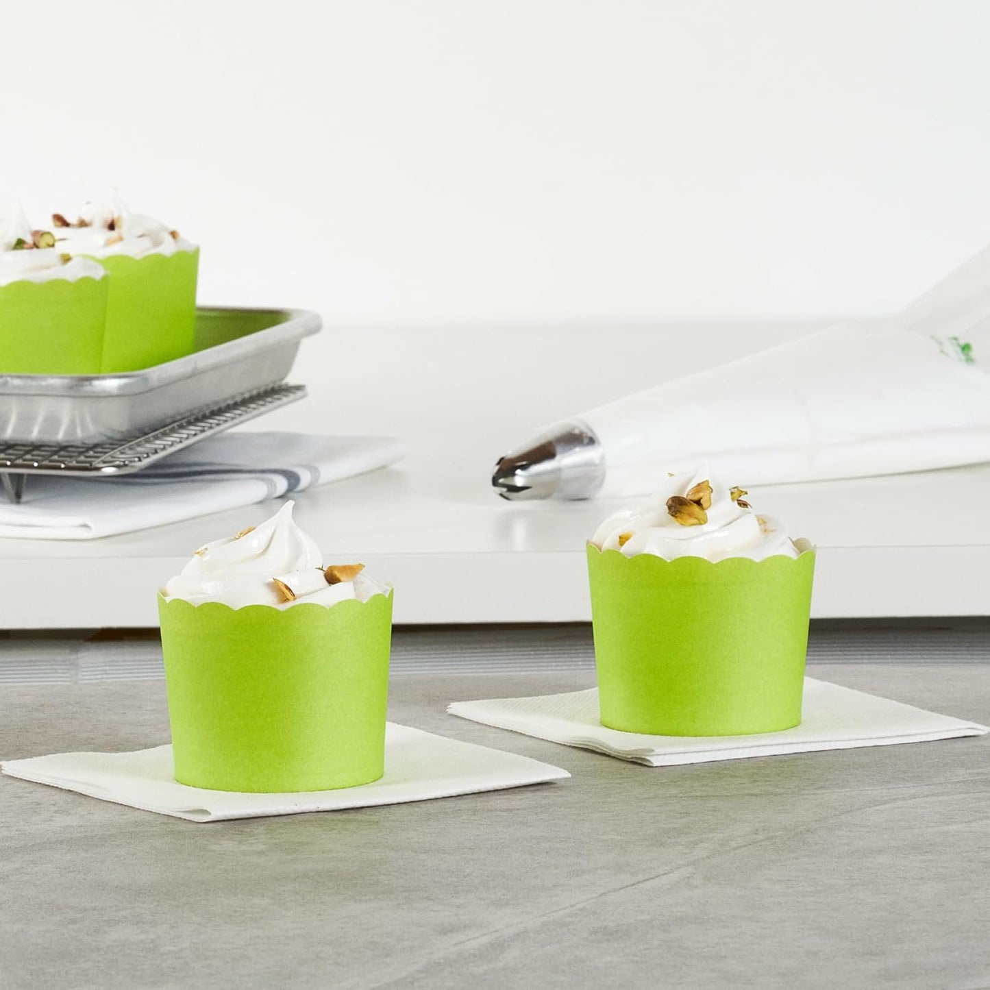 Panificio 6 Ounce Cupcake Wrappers, 200 Scalloped Baking Cups - Oven-Ready, Greaseproof, Green Paper Cupcake Liners, Disposable, For Birthdays, Baby Showers, Or Weddings - Restaurantware