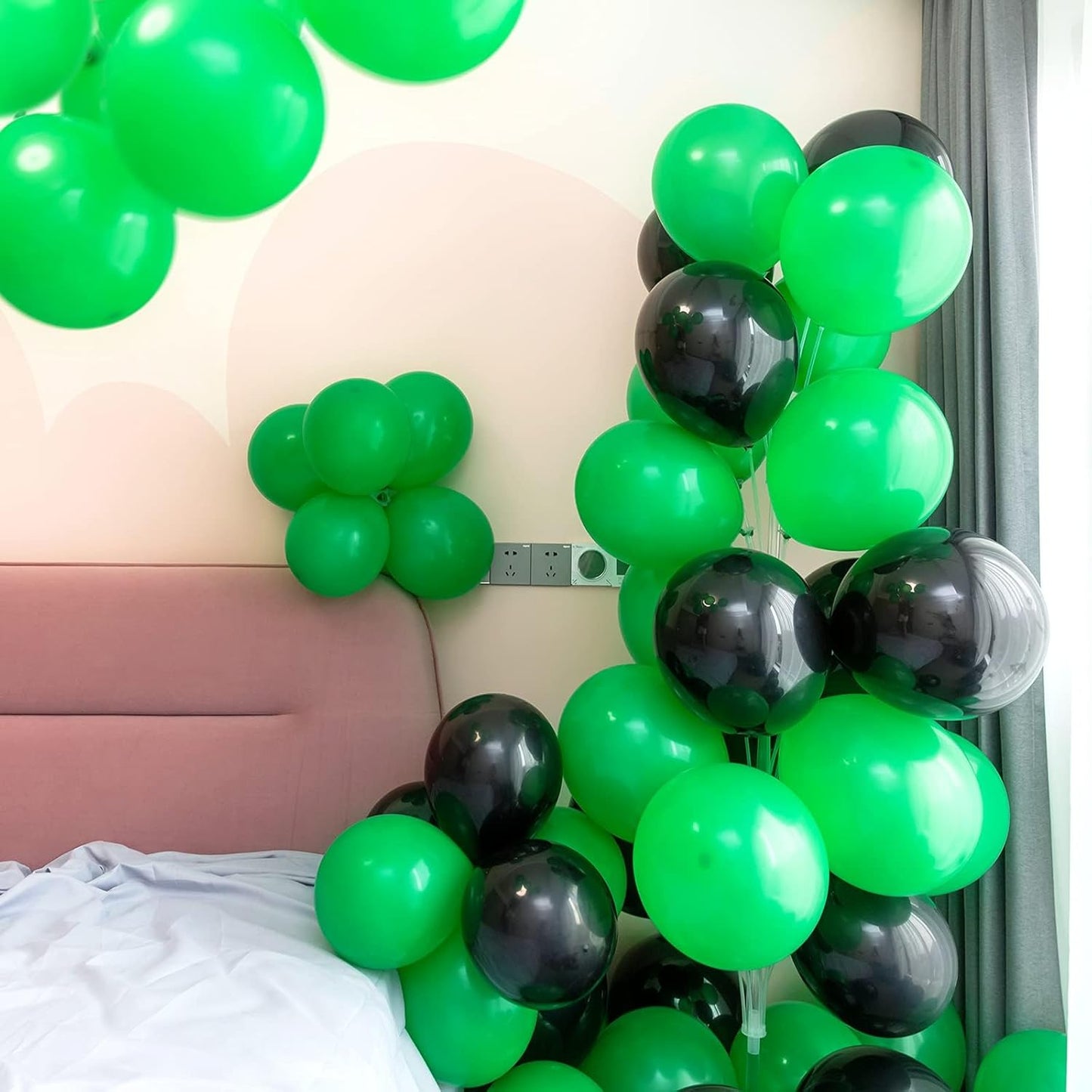 100pcs Green Balloons, Helium Quality 12 inch Green Latex Party Balloon for Birthday, Christmas, Graduation Party Decor (66ft Ribbons)