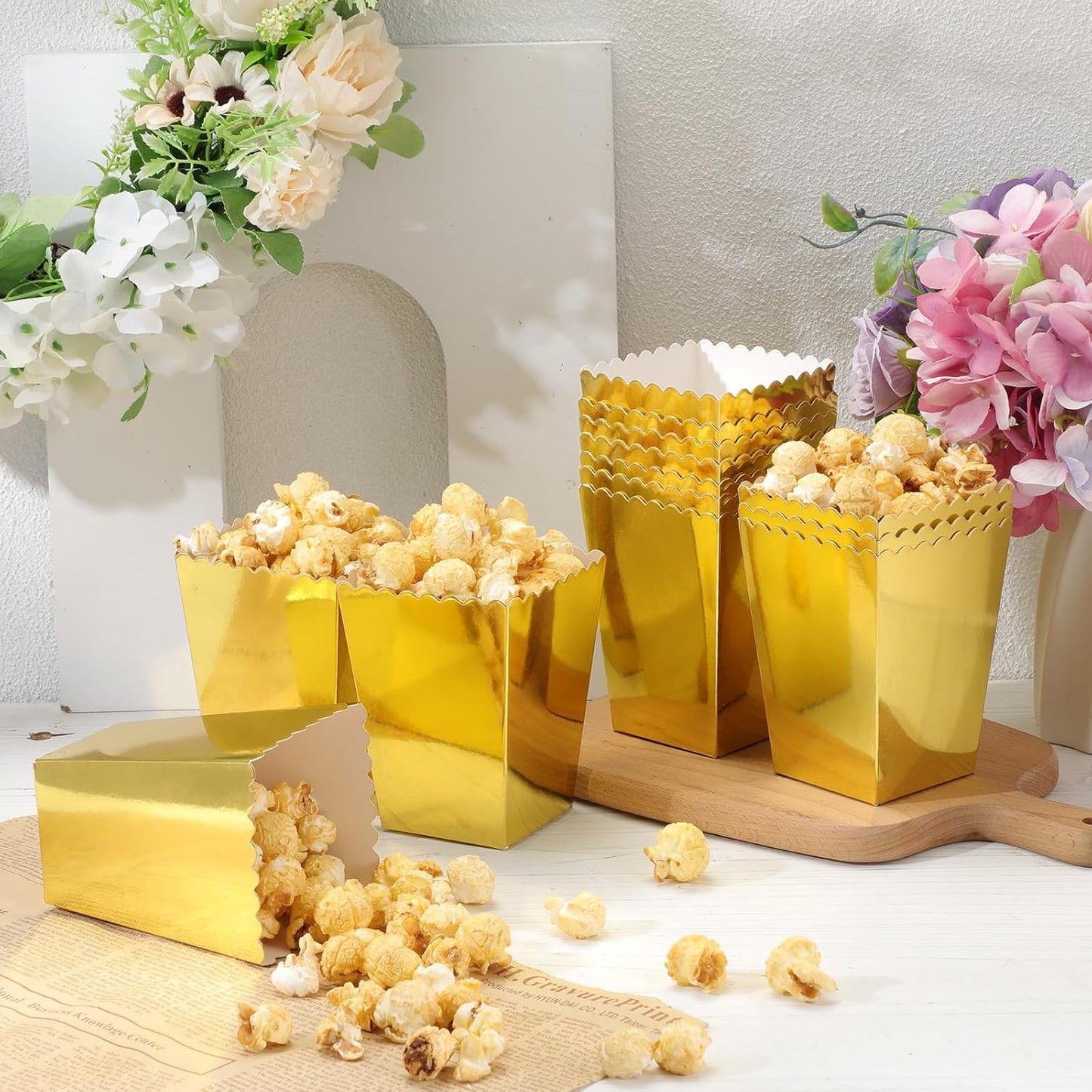 Meanplan 200 Pcs Popcorn Boxes Mini Paper Popcorn Holder Cardboard Snack Container for Party Disposable Snack Candy Bags for Birthday Wedding, 2.2 x 4.2 x 3 in(Simple,Gold)