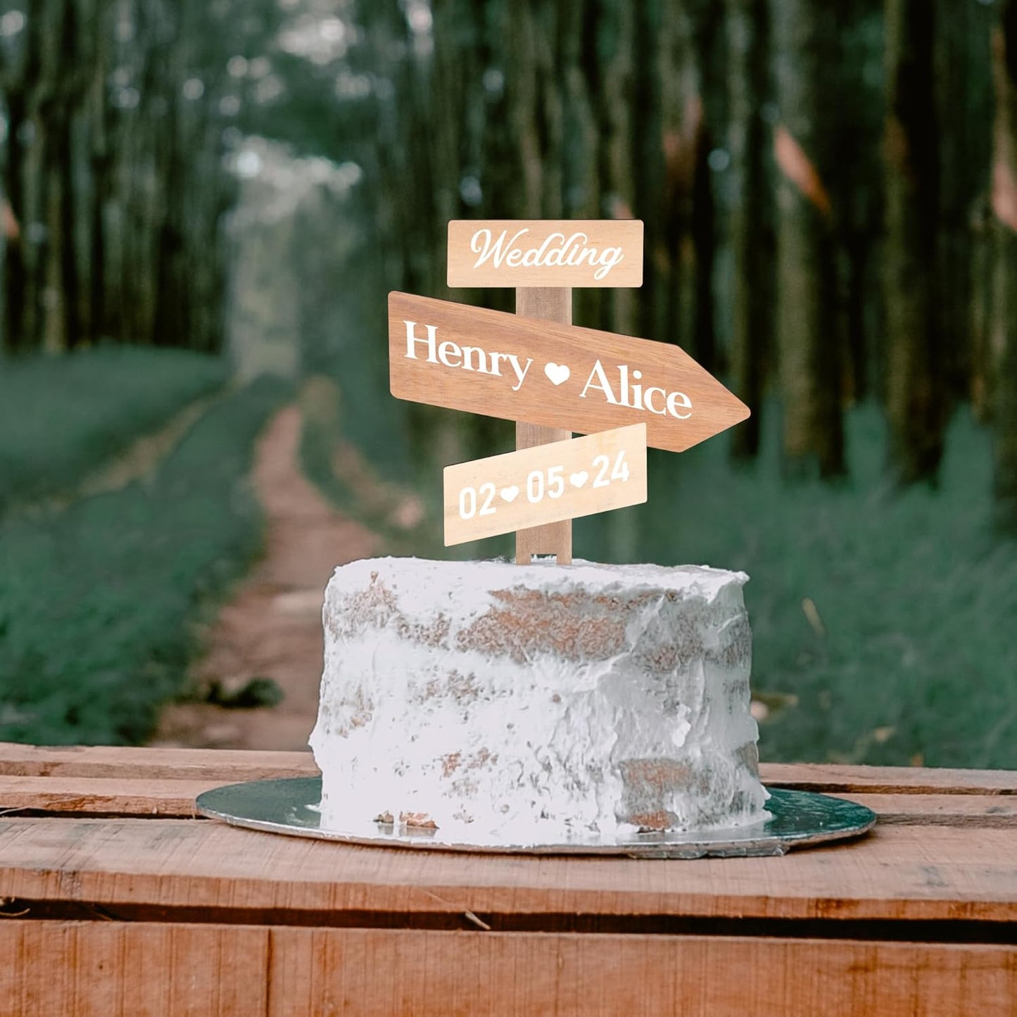 Personalized Rustic Wedding Cake Topper in Wood Custom Bride & Groom Names Initials Wedding Date Cake Decoration (Maple Texture)