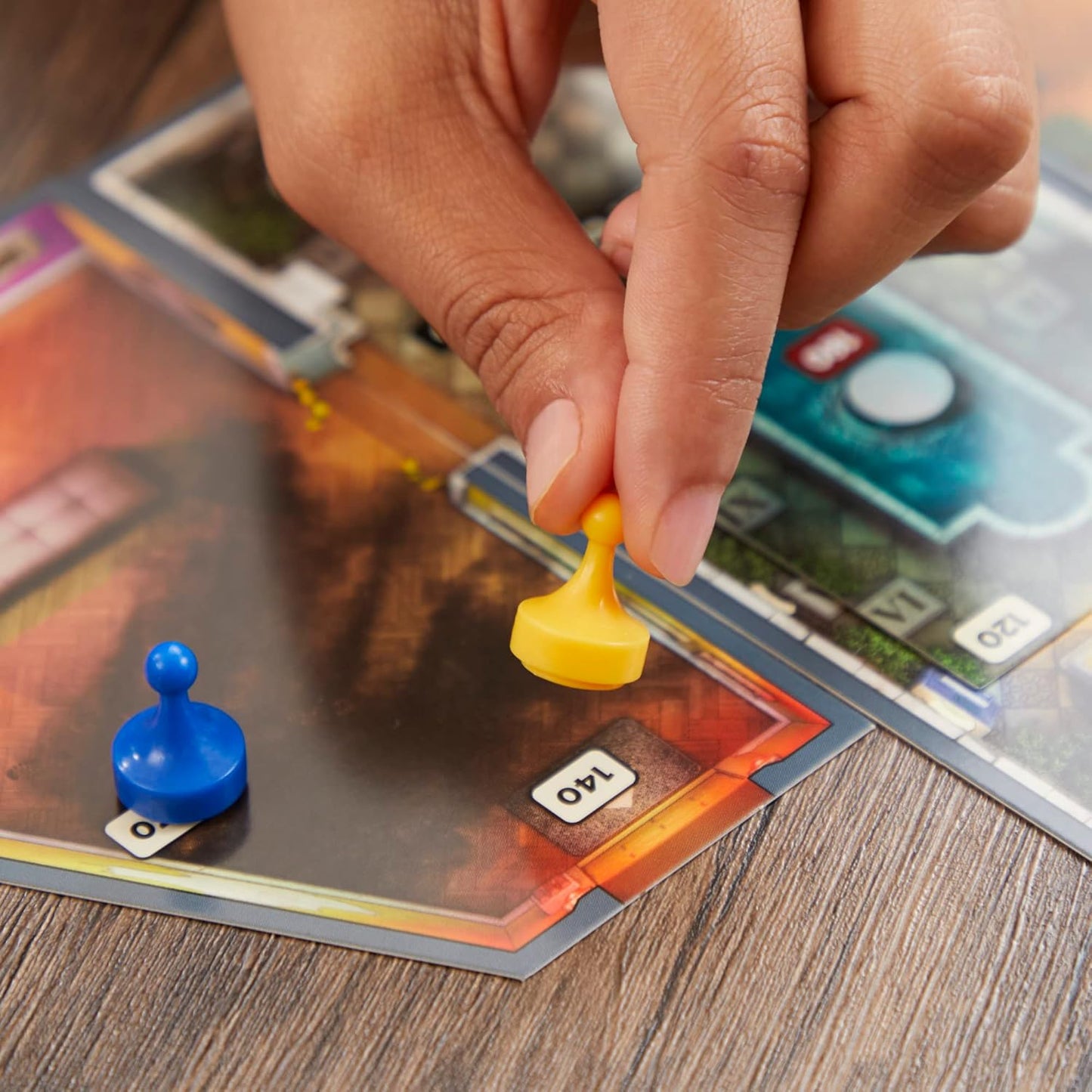 Hasbro Gaming Clue Board Game Robbery at The Museum, Escape Room Game, Murder Mystery Games, 1-6 Players, 10+ (Amazon Exclusive)