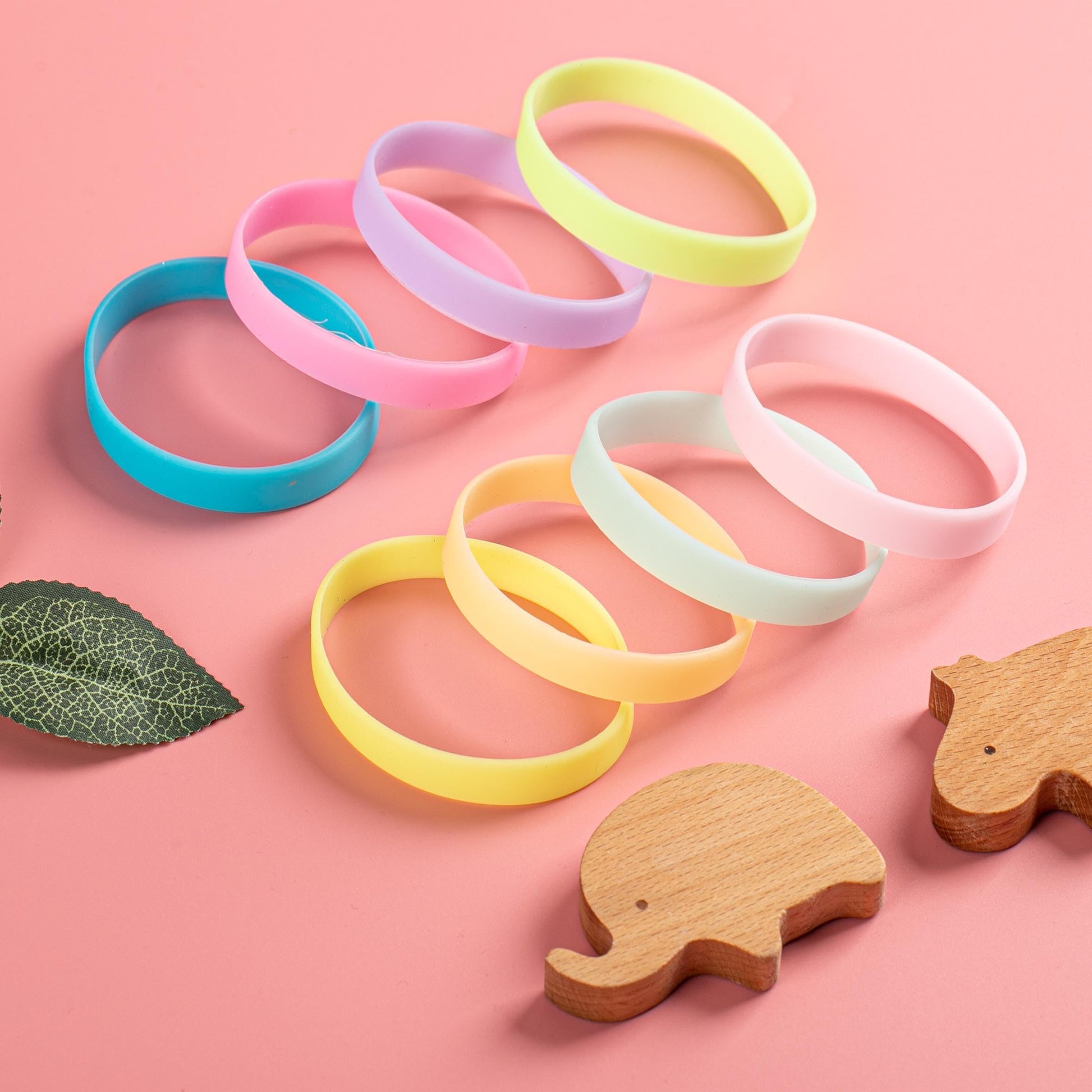 Lesnala 24Pcs Glow in the Dark Silicone Bracelets 8 Colors for Party Events