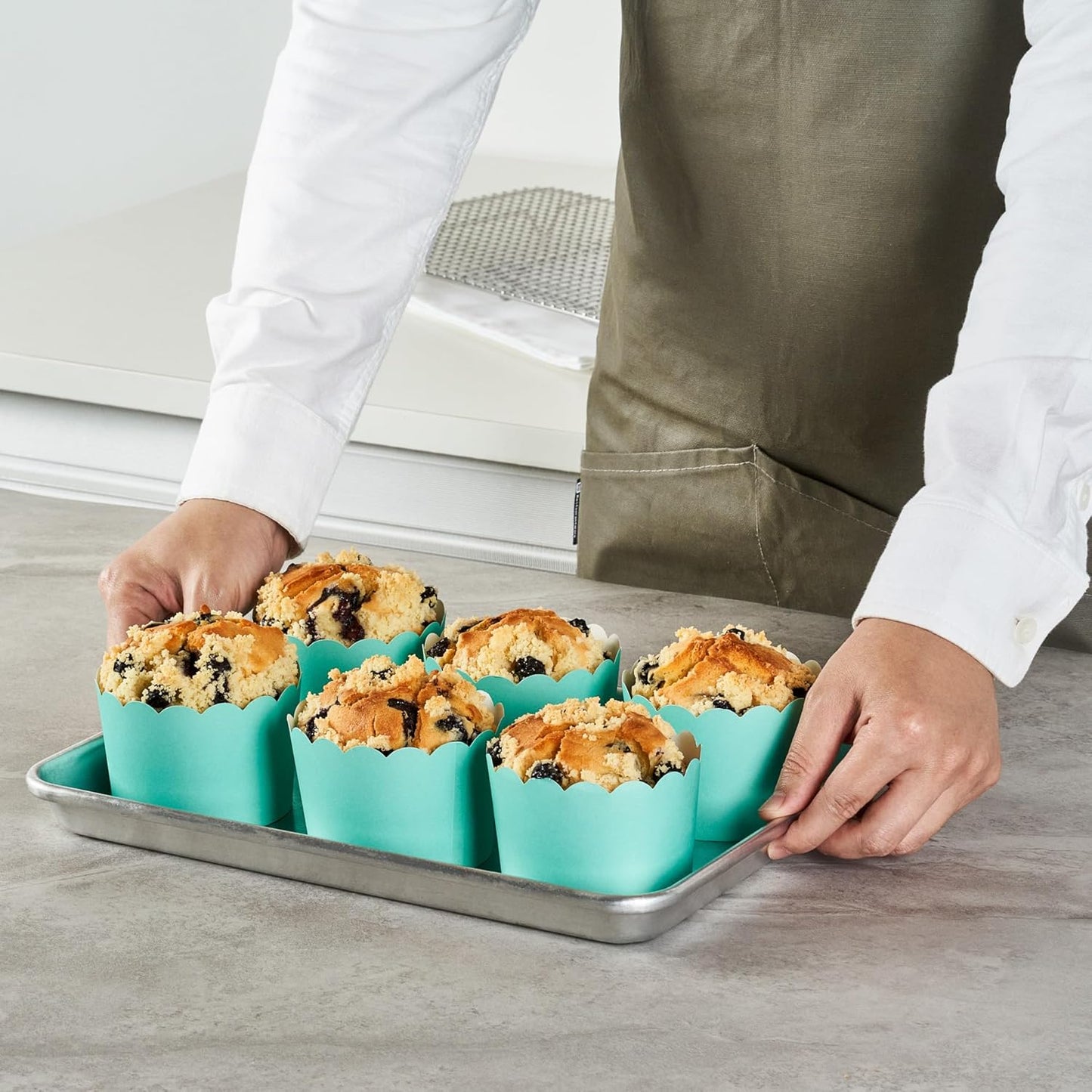 Panificio 10 Ounce Cupcake Wrappers, 200 Scalloped Baking Cups - Oven-Ready, Greaseproof, Turquoise Paper Cupcake Liners, Disposable, For Birthdays, Baby Showers, Or Weddings - Restaurantware