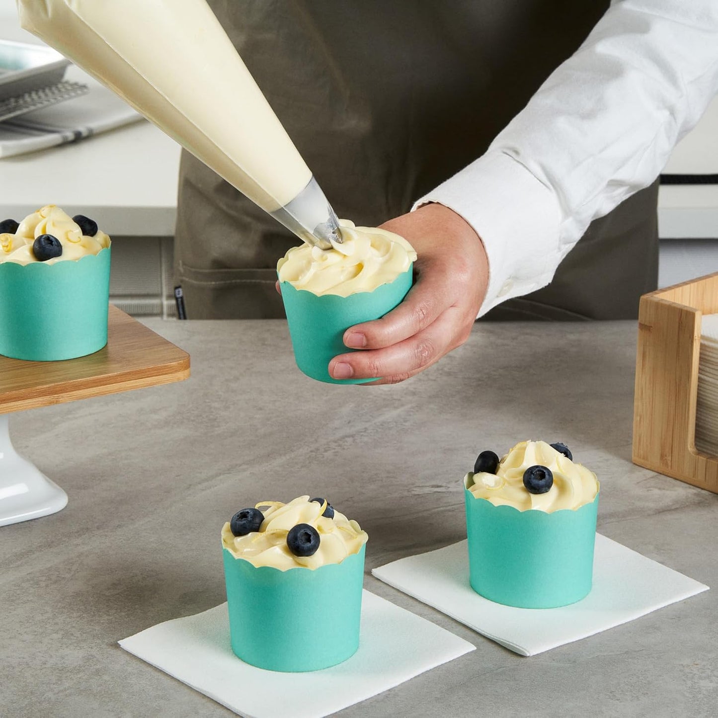 Panificio 6 Ounce Cupcake Wrappers, 200 Scalloped Baking Cups - Oven-Ready, Greaseproof, Turquoise Paper Cupcake Liners, Disposable, For Birthdays, Baby Showers, Or Weddings - Restaurantware
