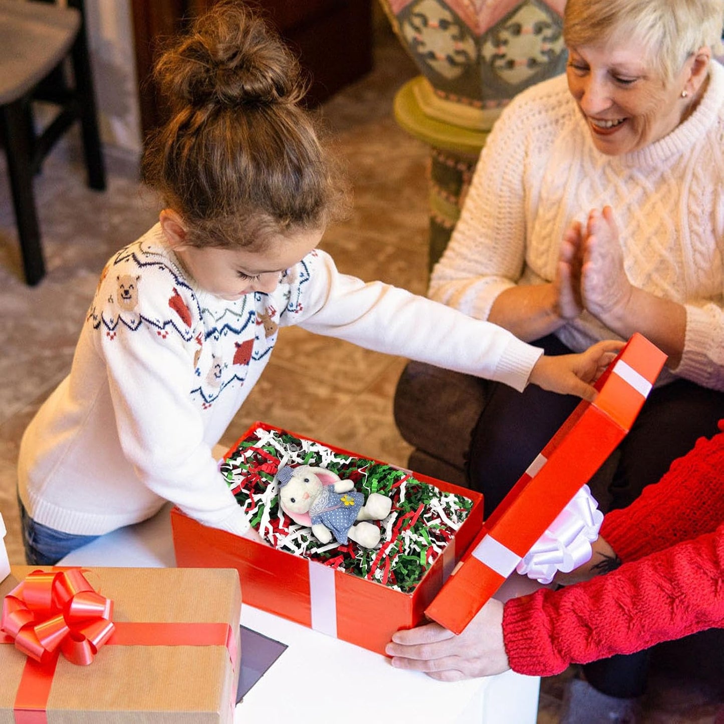 Zankubom 1 LB Crinkle Cut Paper Shred Filler Great for Gift Wrapping, Basket Fillers, Birthday, Gift Wrapping, Anniversary, Halloween Christmas Party Decor Filling Supplies Red Green White