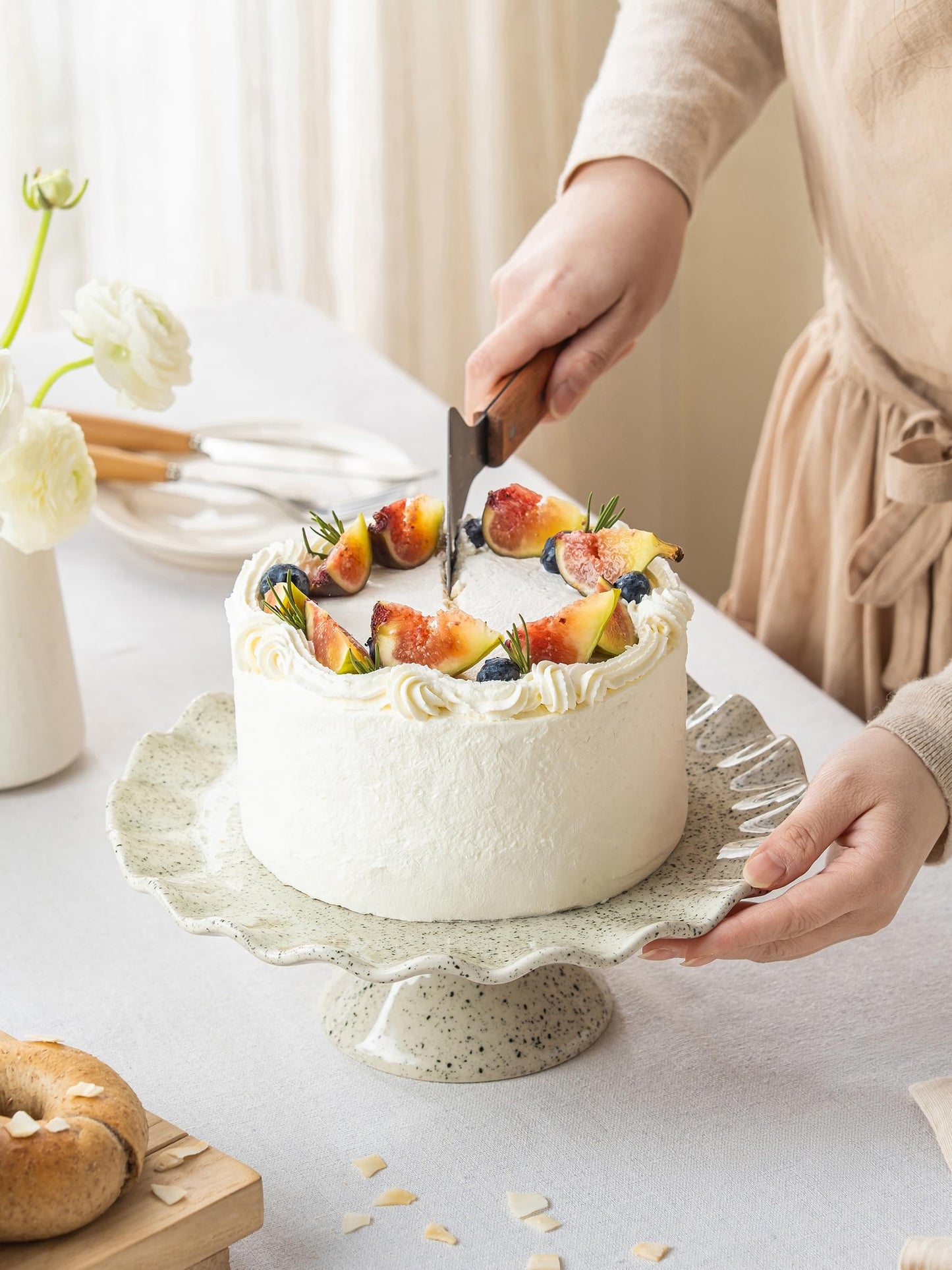 YHOJOY Ceramic Cake Stand, Small Cake Plate for 8 Inch Cake, Speckled White