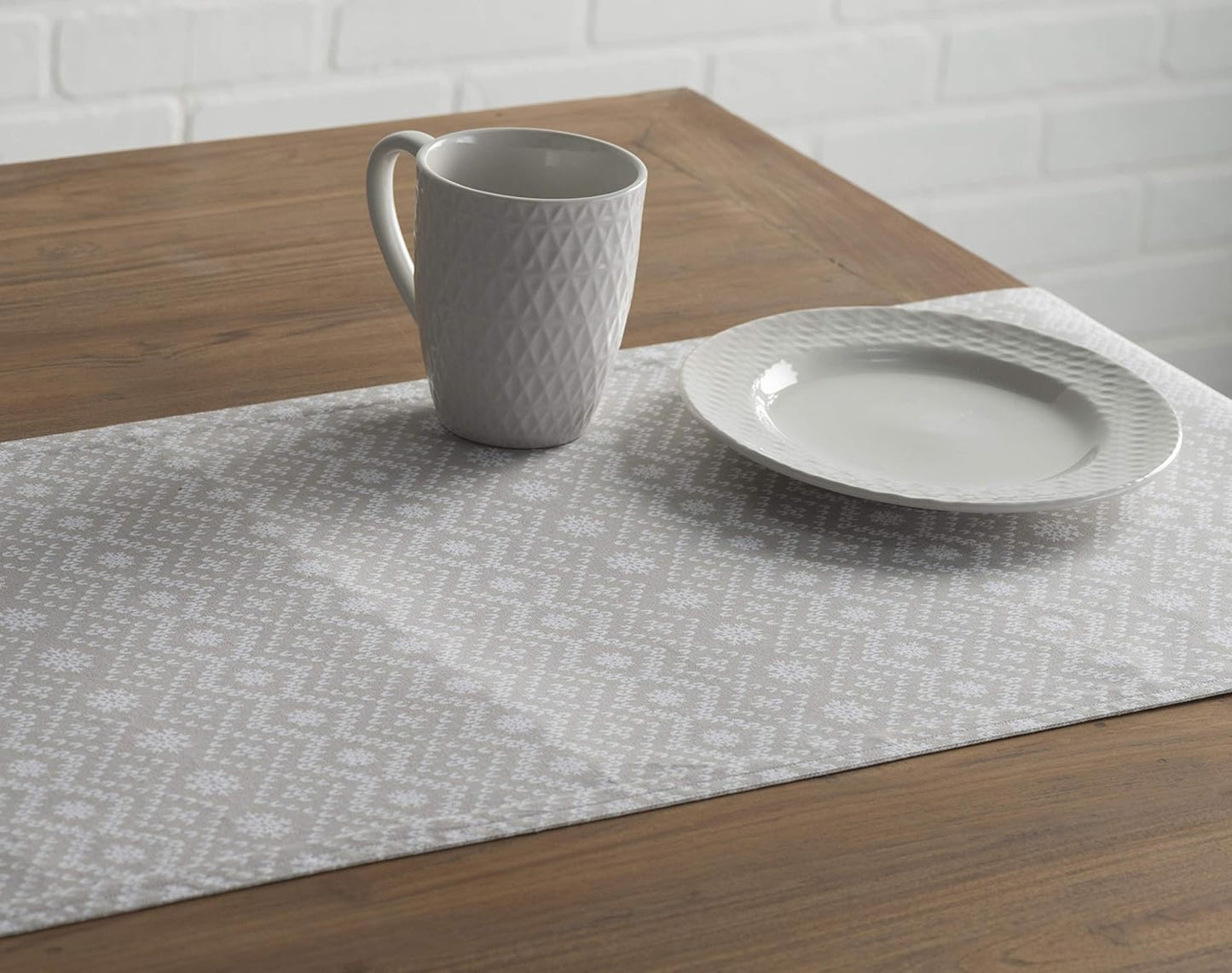 Maison d' Hermine Table Runner 100% Cotton Single Layer Table Runners 90 inches Long Decorative for Home Kitchen Dining Party Baby Shower Wedding Bridal Shower (Cozy Christmas, 14.50" x 90")