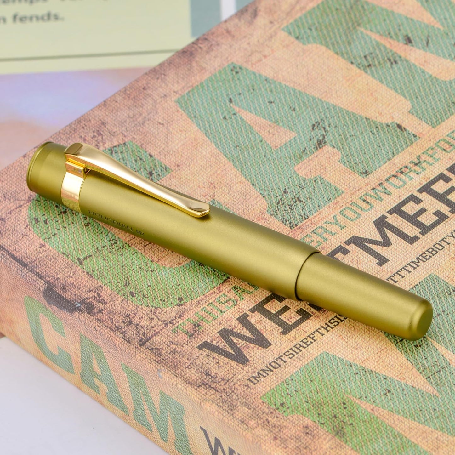 HONG DIAN M2 Black Forest Mini Fountain Pen, Long Blade Nib & Sleek Shape Aluminium Short Pocket Travel Pen (Olive Green)