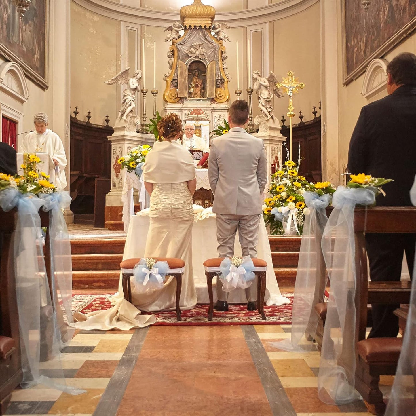 Yookeer 36 Pieces Church Pew Clips Heavy Duty Plastic Hooks Tablecloth Chair Table Clips Translucent White Holders for Wedding Ceremony Church Aisle Railing Bow Decorations