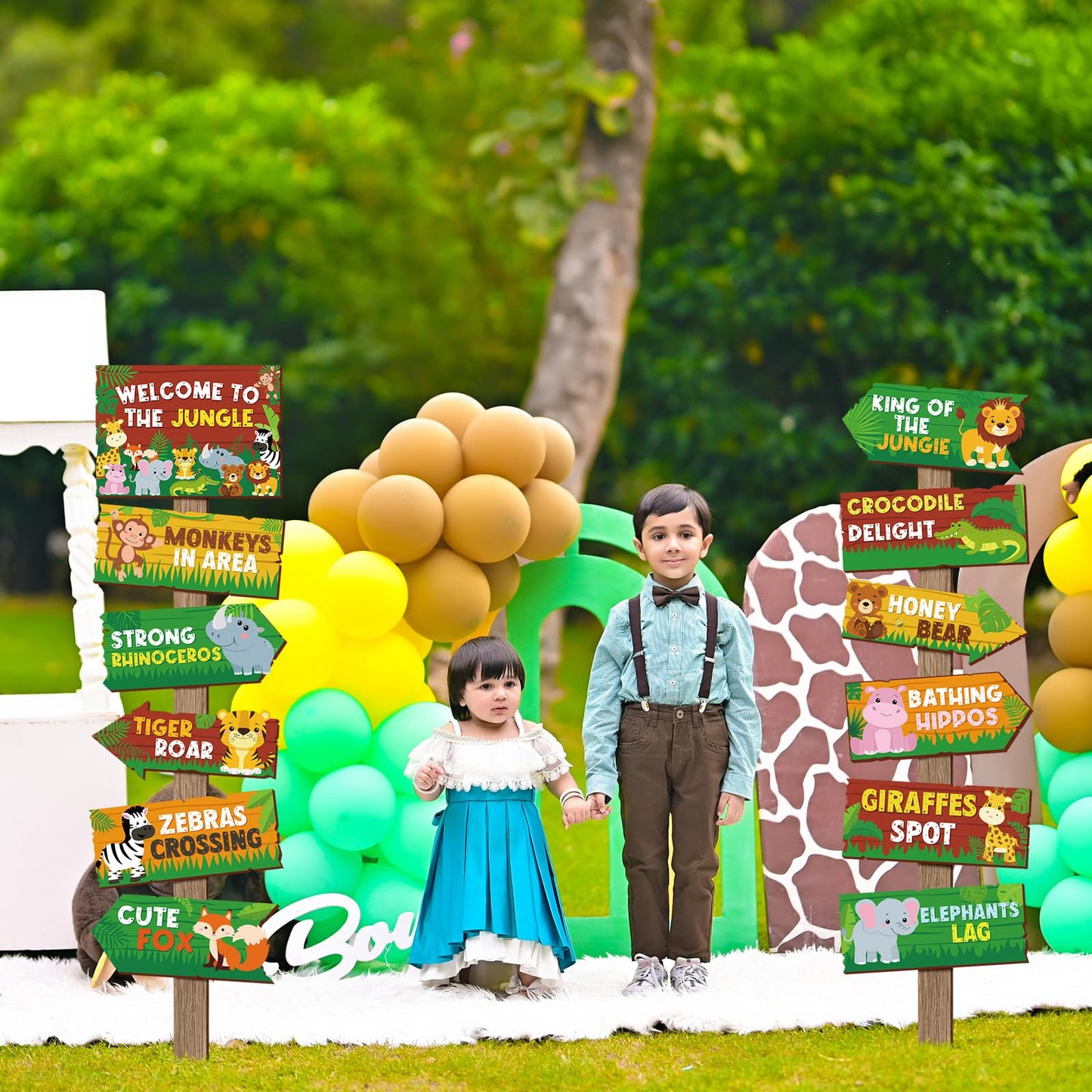 24 Pieces Safari Party Sign for Welcome to Jungle Safari Theme Party Decorations Wild Animal