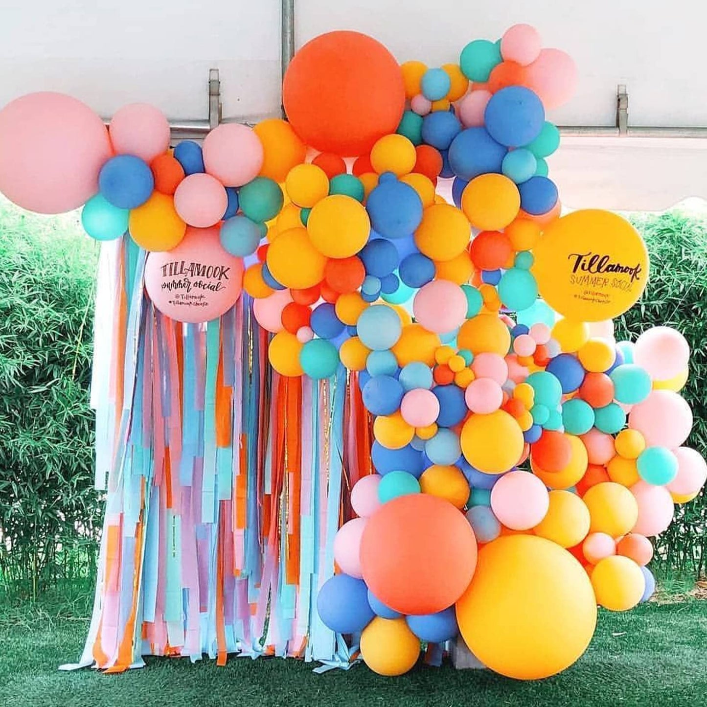 PartyWoo Pastel Crepe Paper Streamers 6 Rolls 492 FT Streamers