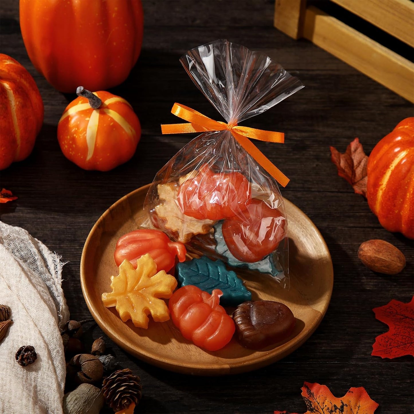 200g Autumn Theme Decorative Soap Fall Baby Shower Favors Halloween Thanksgiving Decor Pumpkin Acorn Maple Leaf Mini Soaps for Bathroom Home Wedding Party Bulk Bridal Shower Favors Gifts