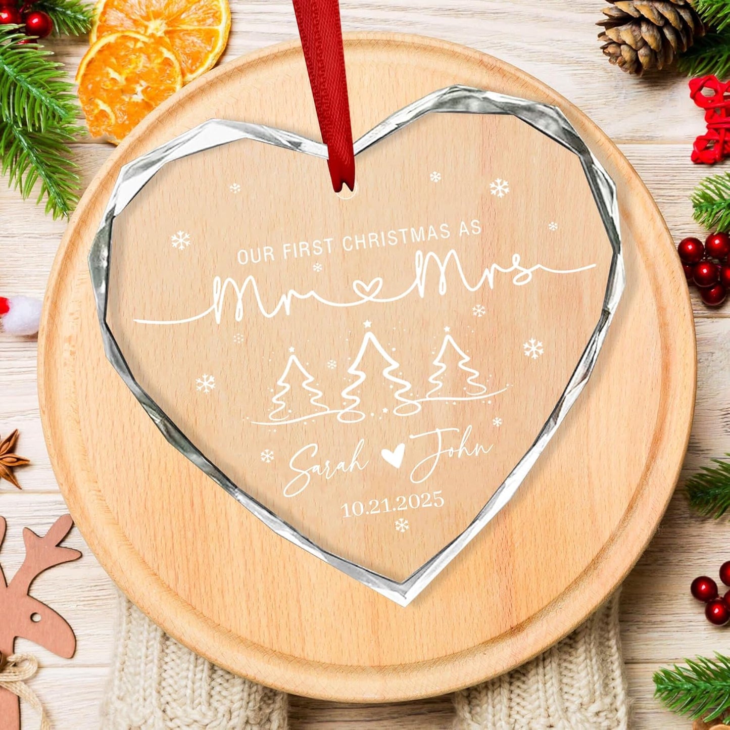 Personalized Glass Ornament 2025 for Married Couples with Name, Custom Wedding Keepsake Gift for Newlyweds, Anniversary or Christmas Décor, Mr and Mrs Ornament A4