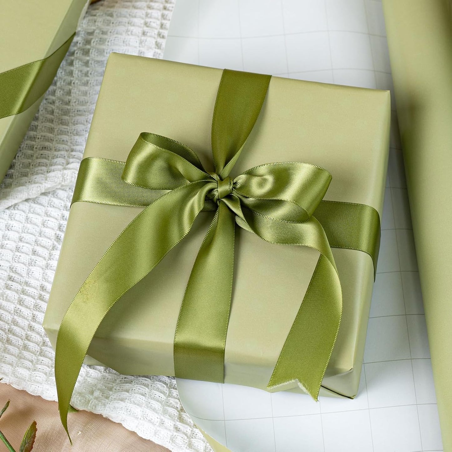 Garbendy Gift Wrapping Paper Roll-Solid Color Pearly-Lustre Paper,Perfect for Wedding, Valentine's Day,Birthday, Christmas,Baby Shower, Party - 17 Inch X 33 Feet